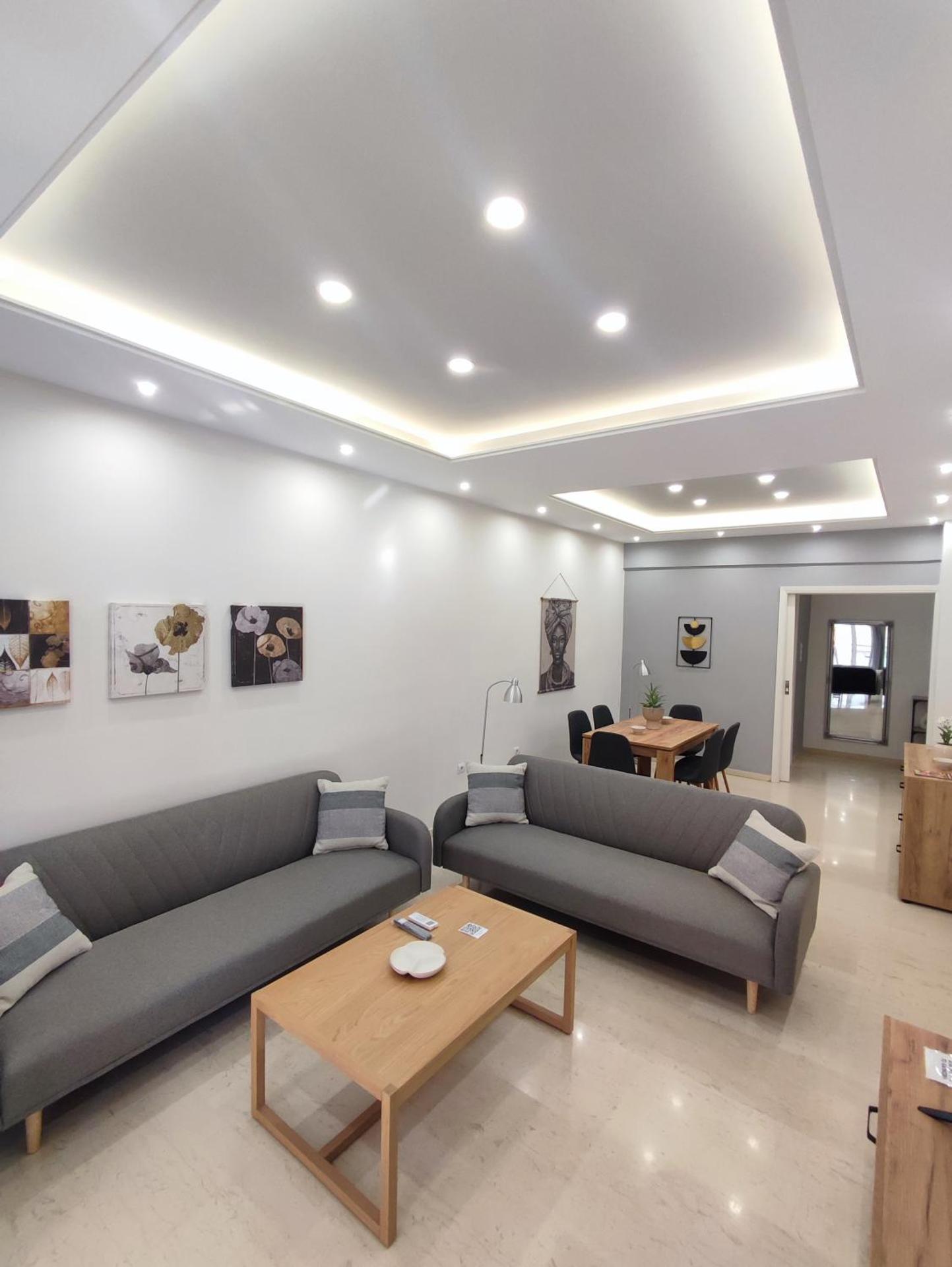 Alexa's Center Apartment