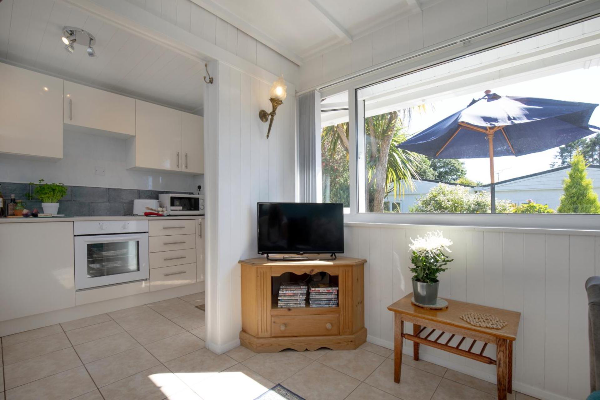 Lucy Lou, charming holiday bungalow in Devon