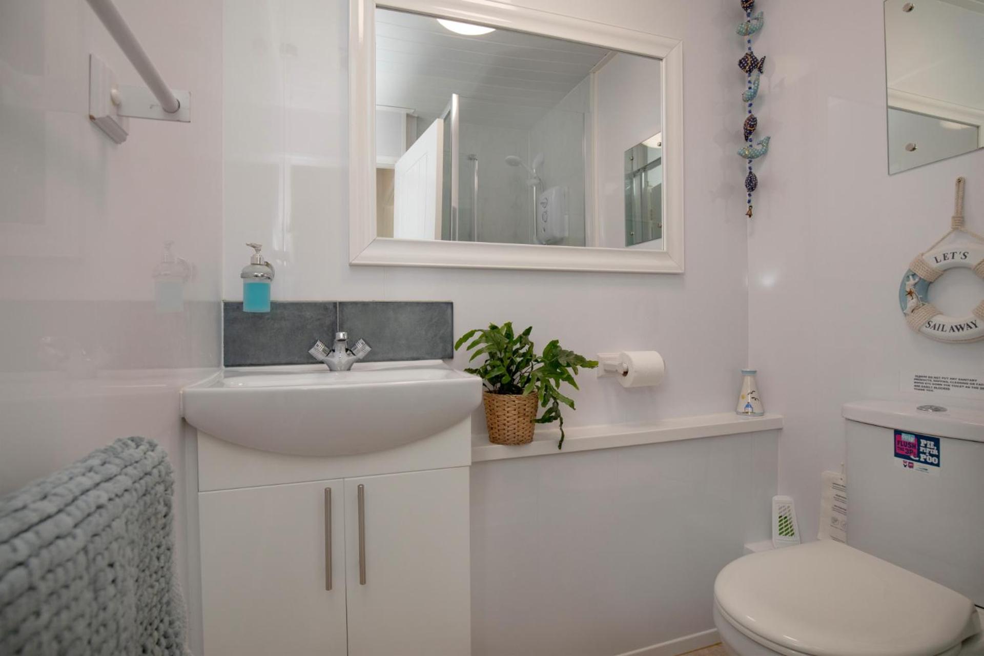 Lucy Lou, charming holiday bungalow in Devon