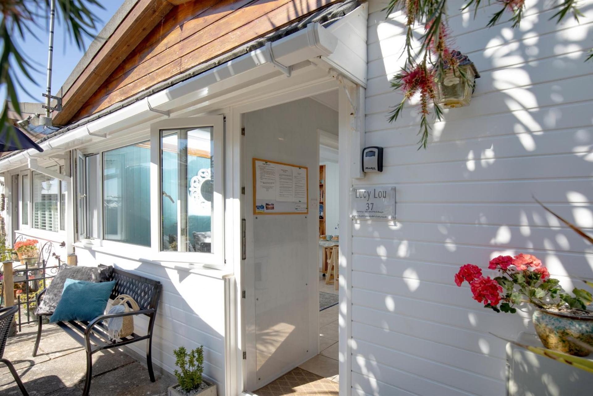 Lucy Lou, charming holiday bungalow in Devon