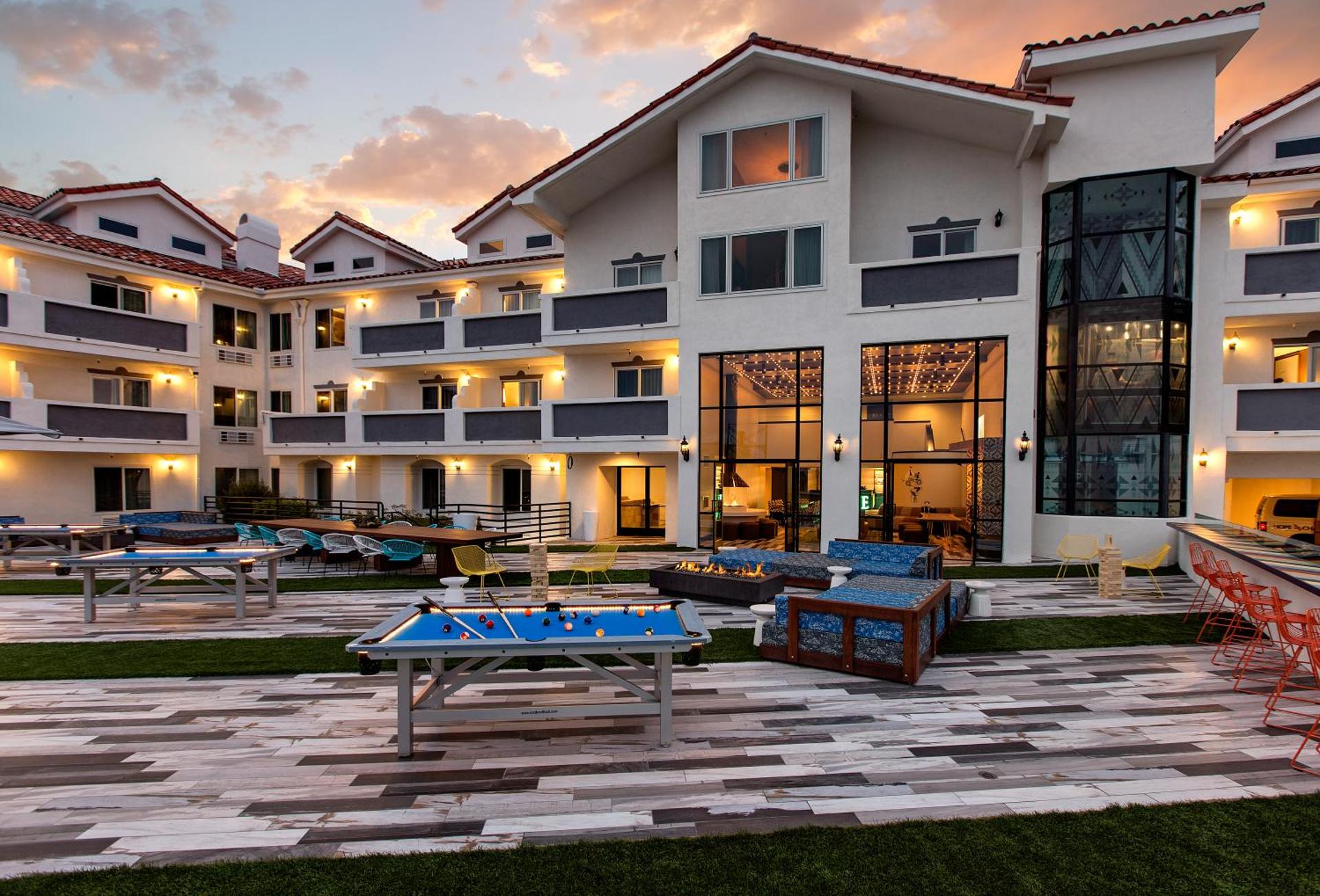 Communal lounge/ TV room