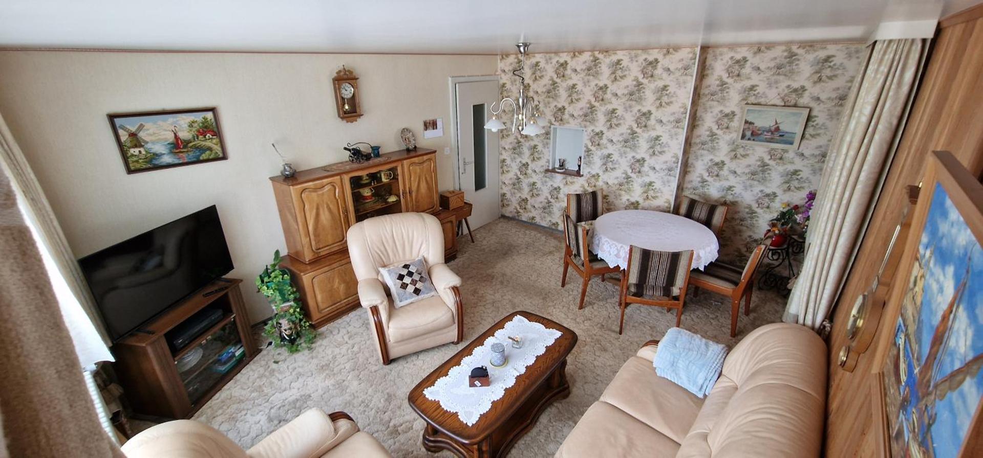 Maison vis-à-vis du lac