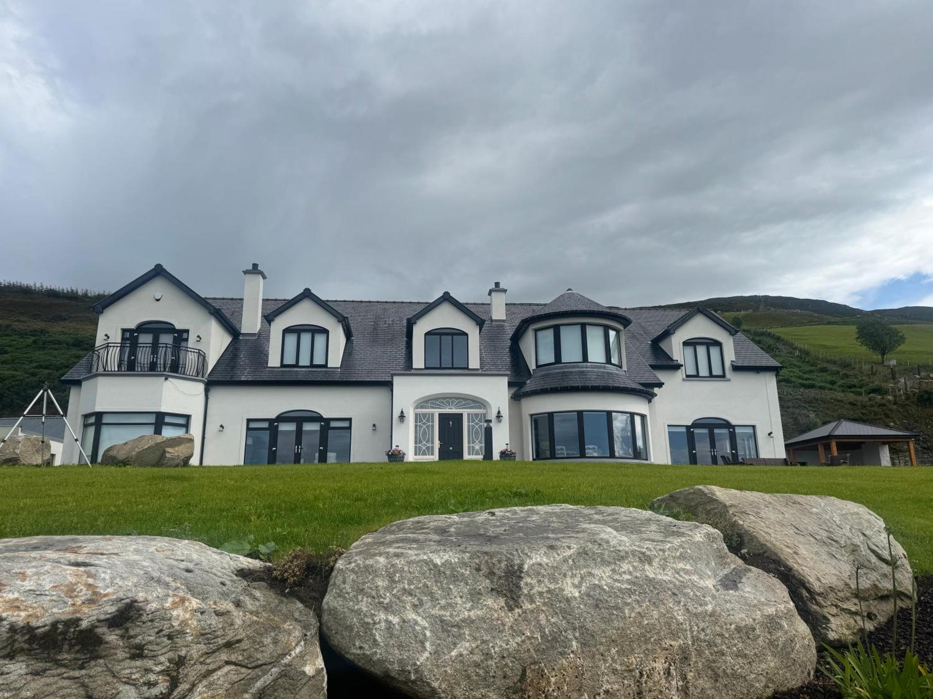 Milton on The Moyle Apartments