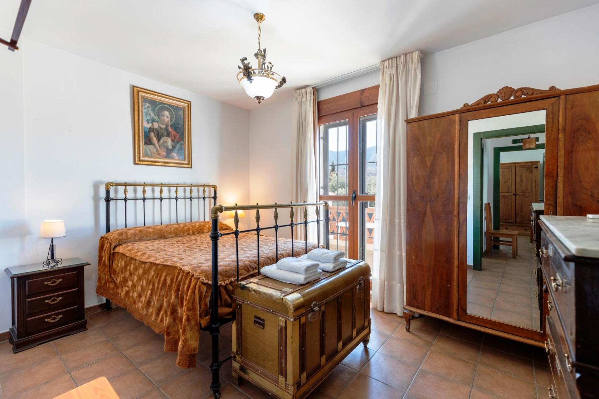 Hostal y Apartamento Rural Los Naranjos