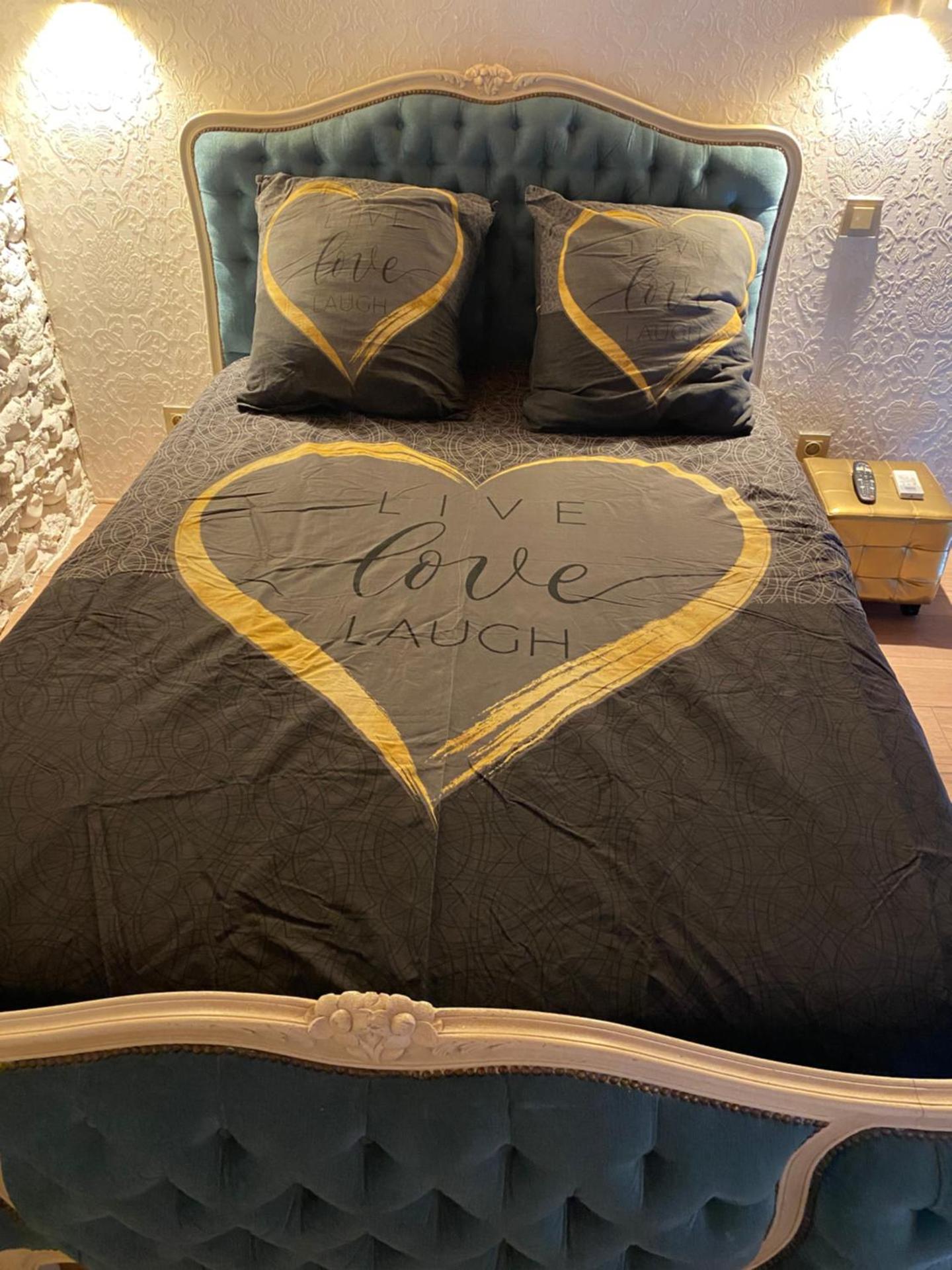 Suite royale avec en options jacuzzi, dîner aux chandelles et petit déjeuner