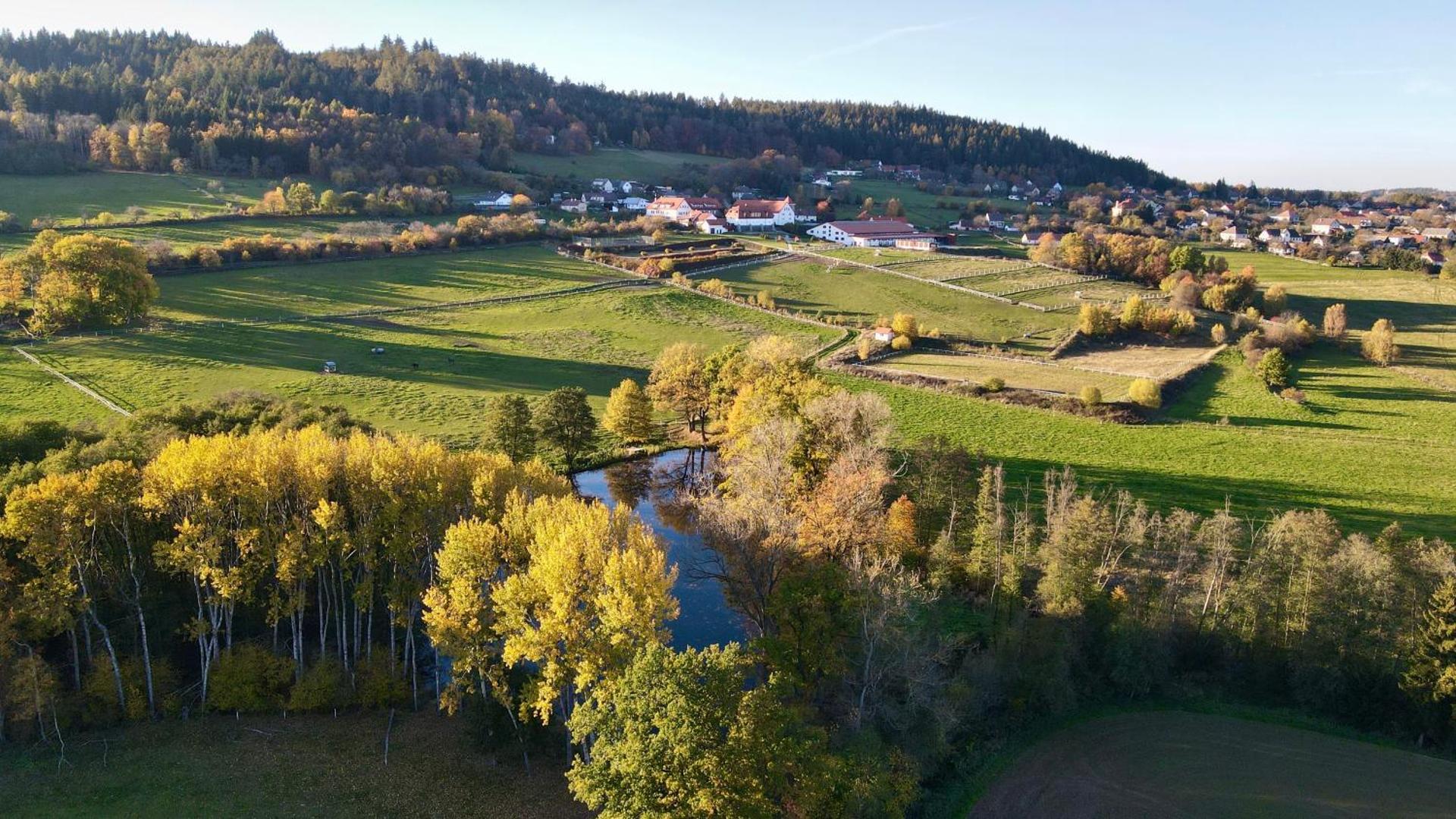 Hotelový a jezdecký areál Dvůr Krutěnice