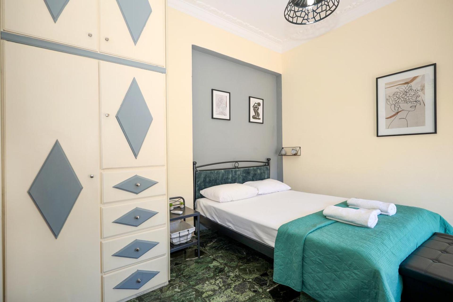 The heart of Aegina 4