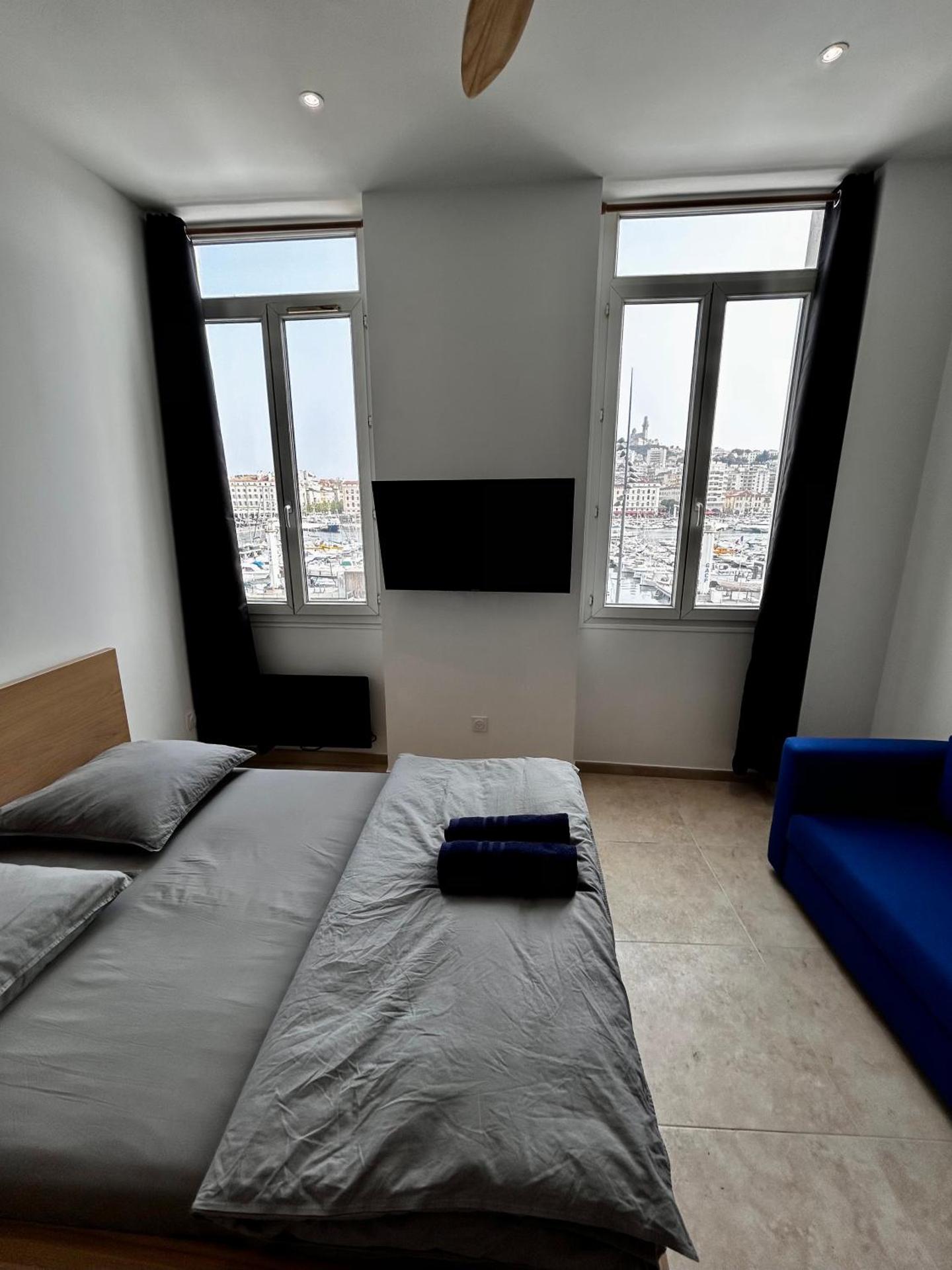 Appartement vue imprenable Vieux-Port et Notre Dame