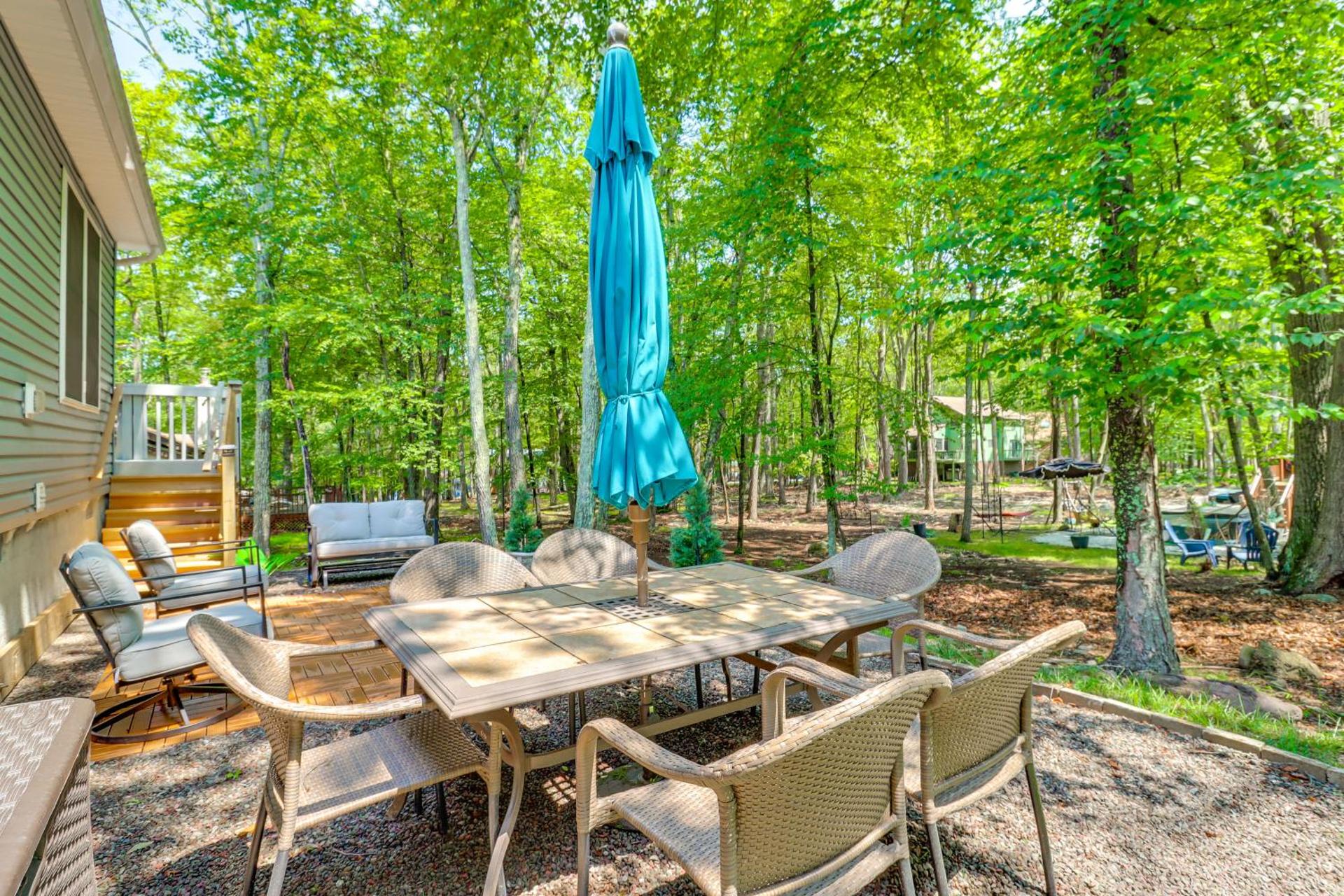 7 Mi to Camelback Mtn Chic Penn Estates Home