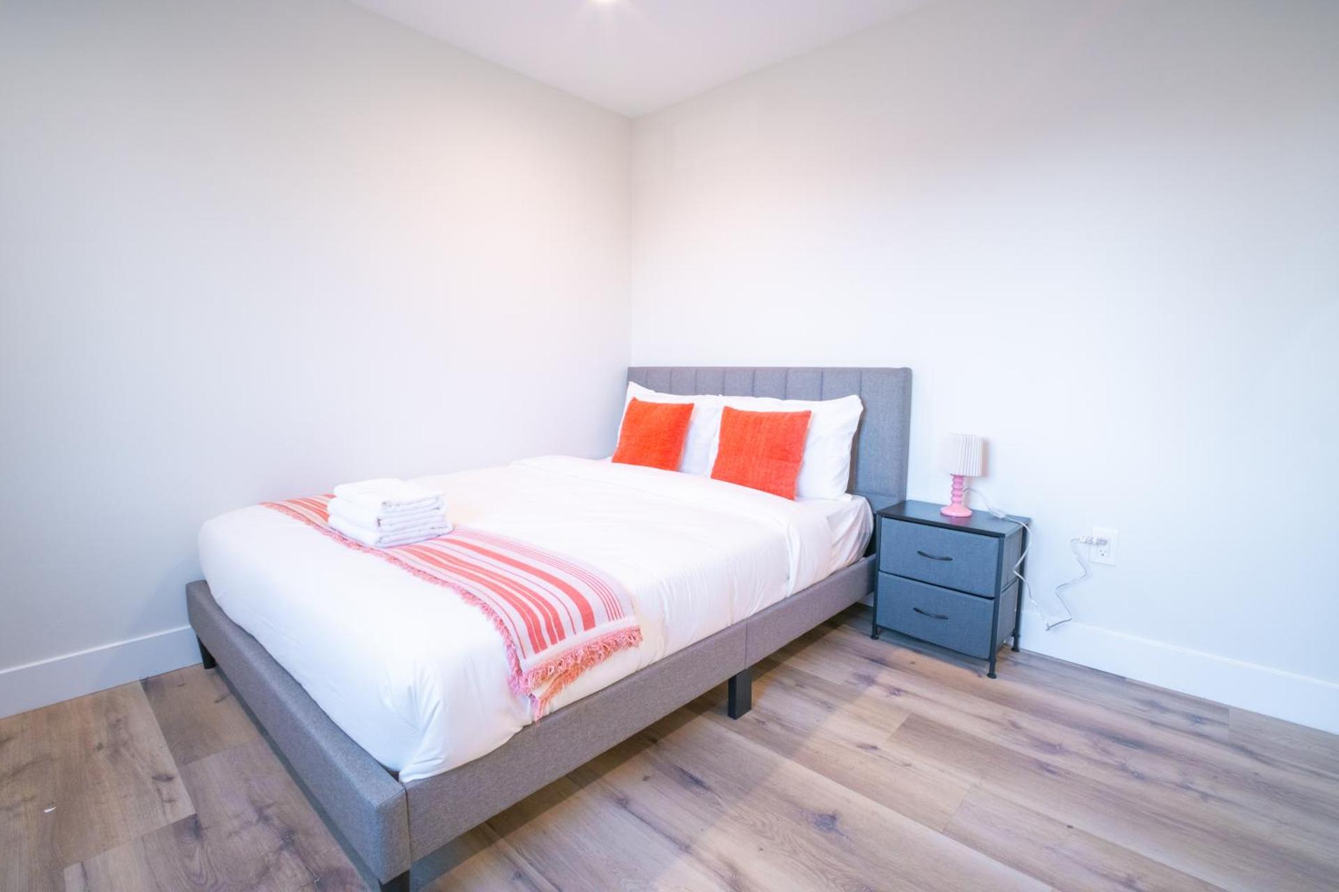 Modern Private Ensuite Room near USC