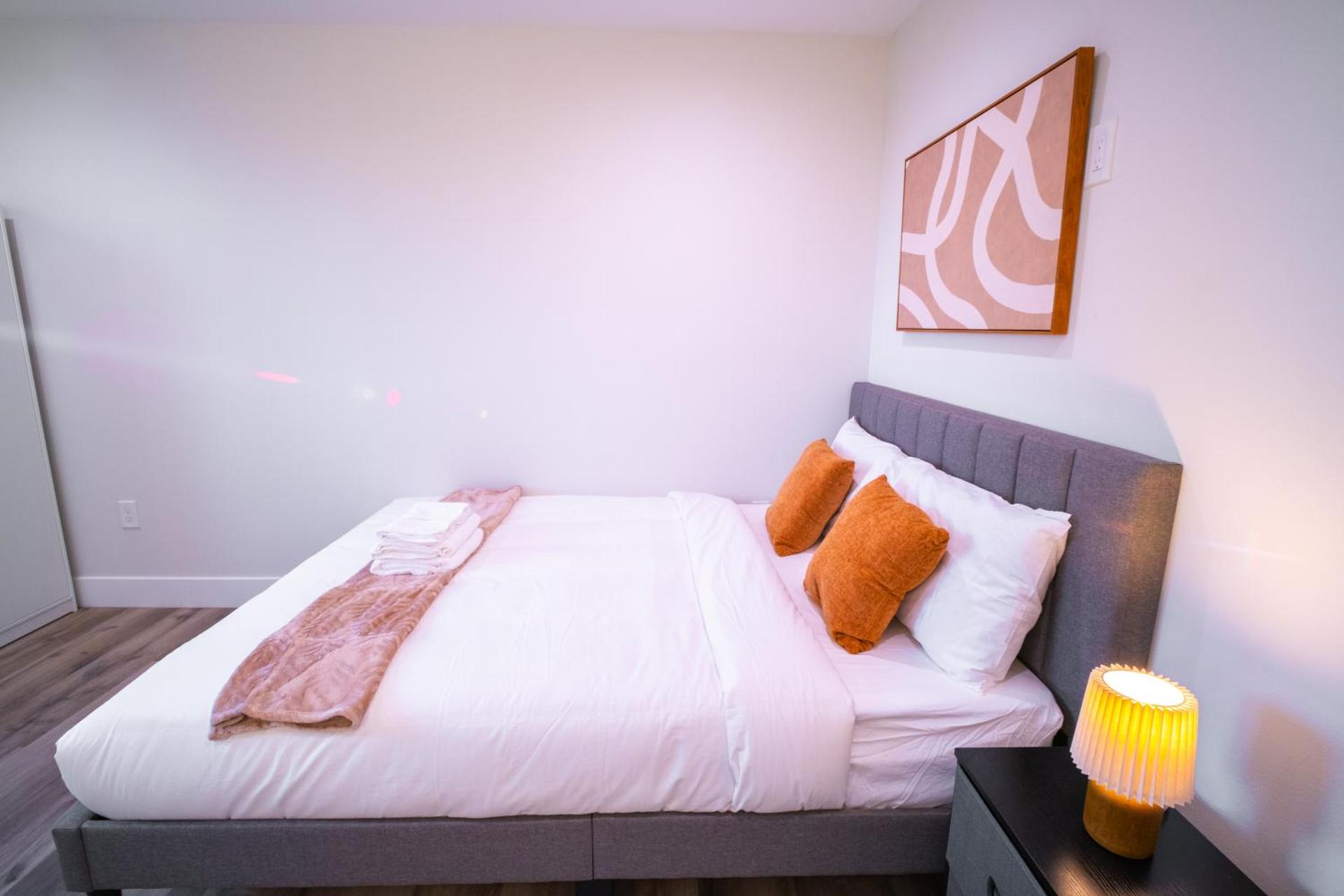 Modern Private Ensuite Room near USC