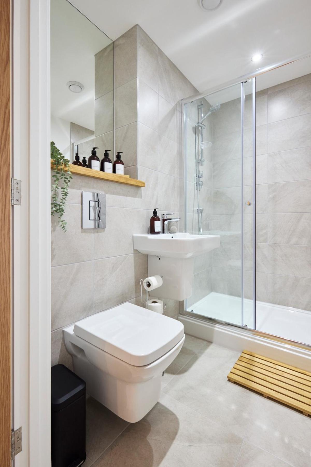 Leeds City Centre Luxury Penthouse with Private Terrace