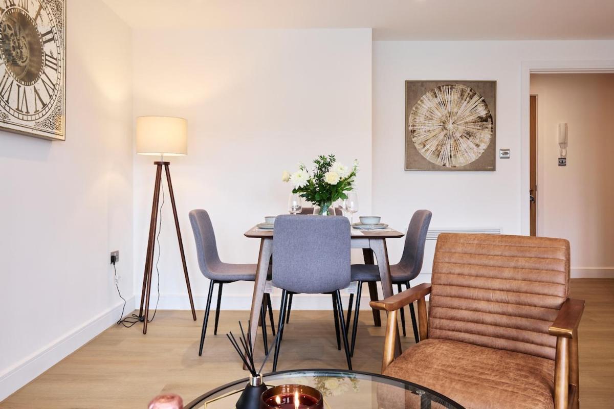 Leeds City Centre Luxury Penthouse with Private Terrace