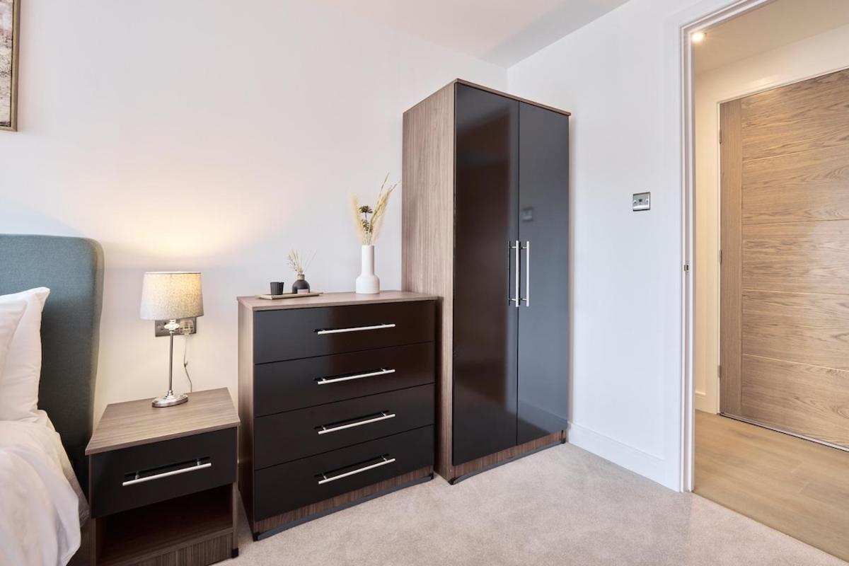 Leeds City Centre Luxury Penthouse with Private Terrace