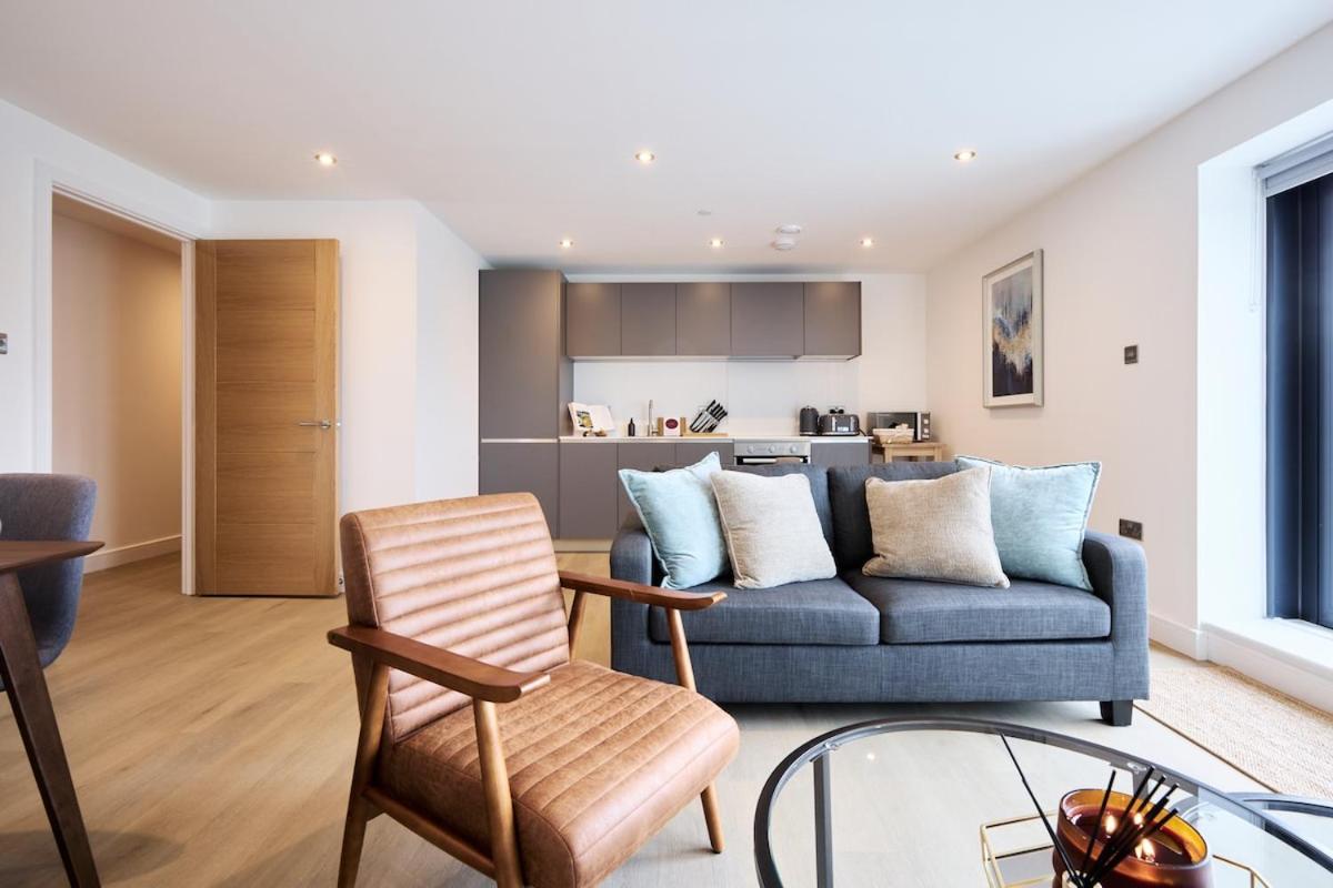 Leeds City Centre Luxury Penthouse with Private Terrace