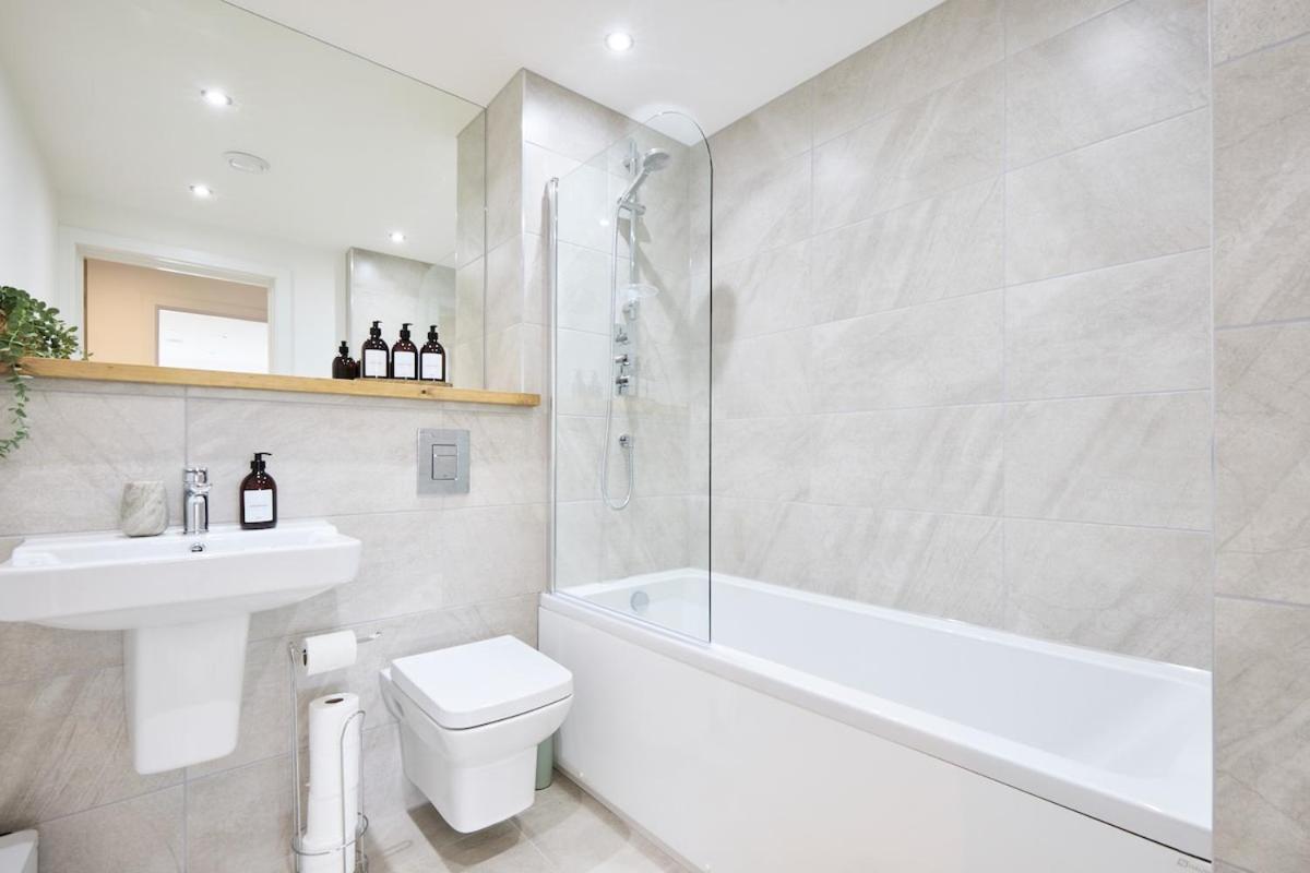 Leeds City Centre Luxury Penthouse with Private Terrace