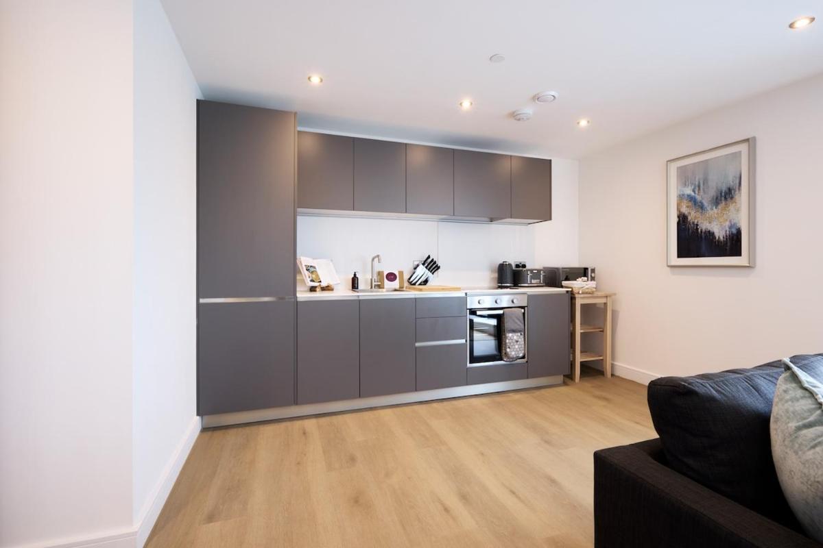 Leeds City Centre Luxury Penthouse with Private Terrace
