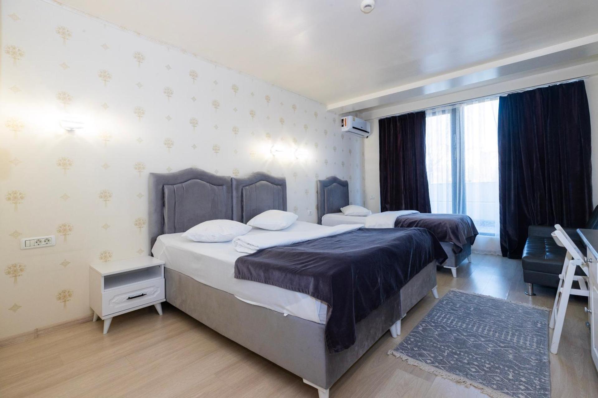 Triple Room with Terrace