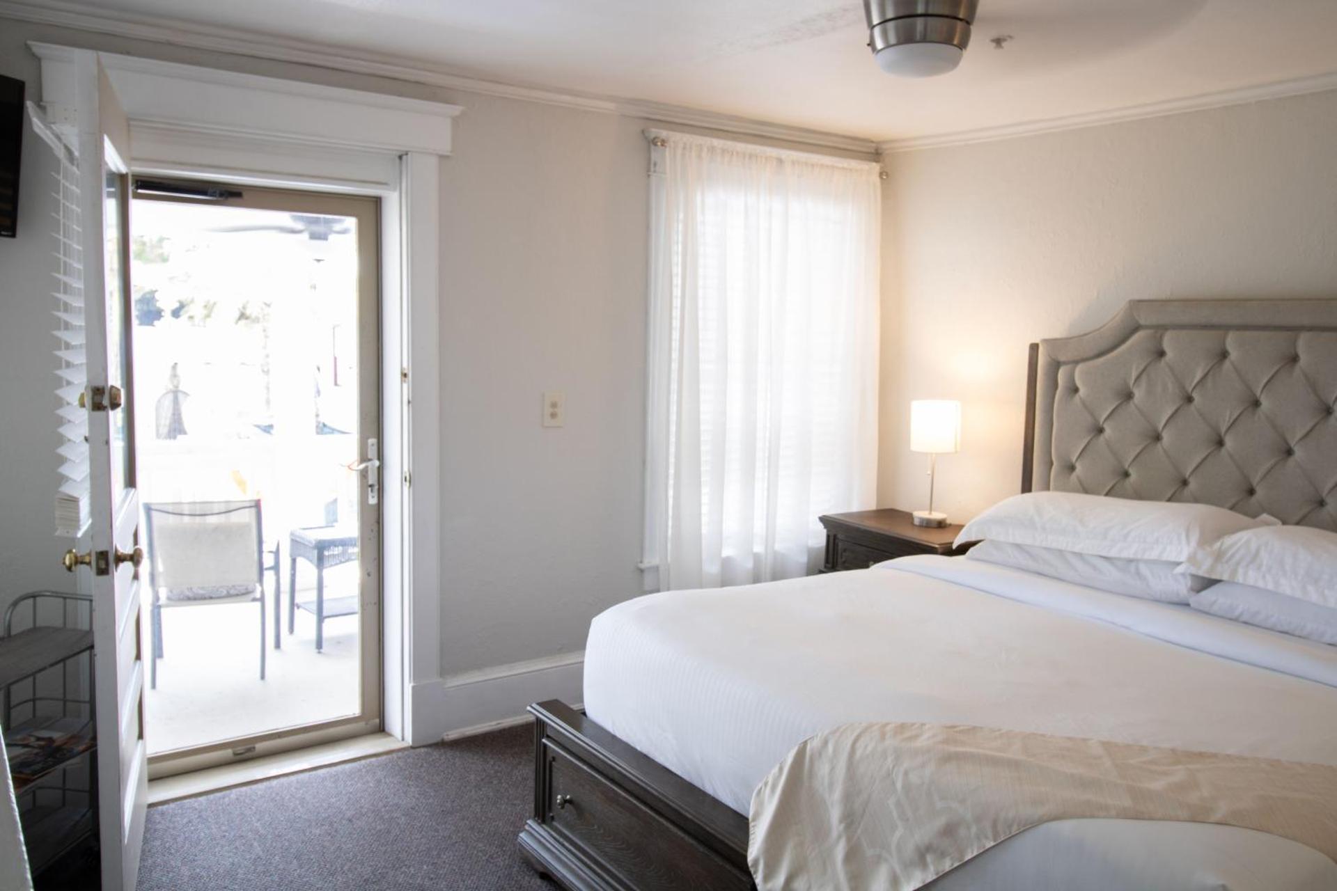 Inn on Charlotte Boutique Hotel