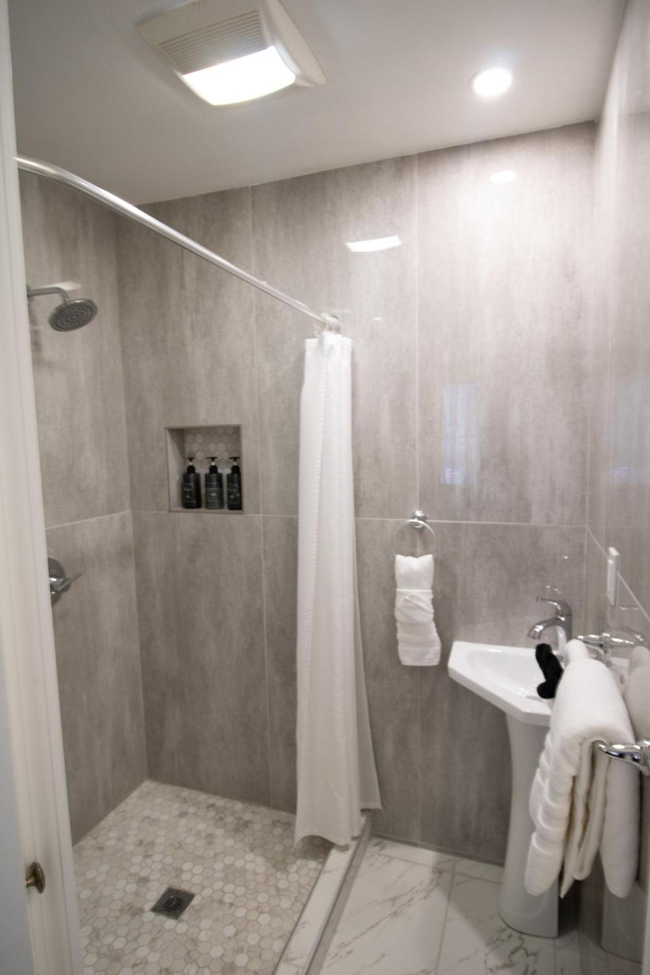 Inn on Charlotte Boutique Hotel