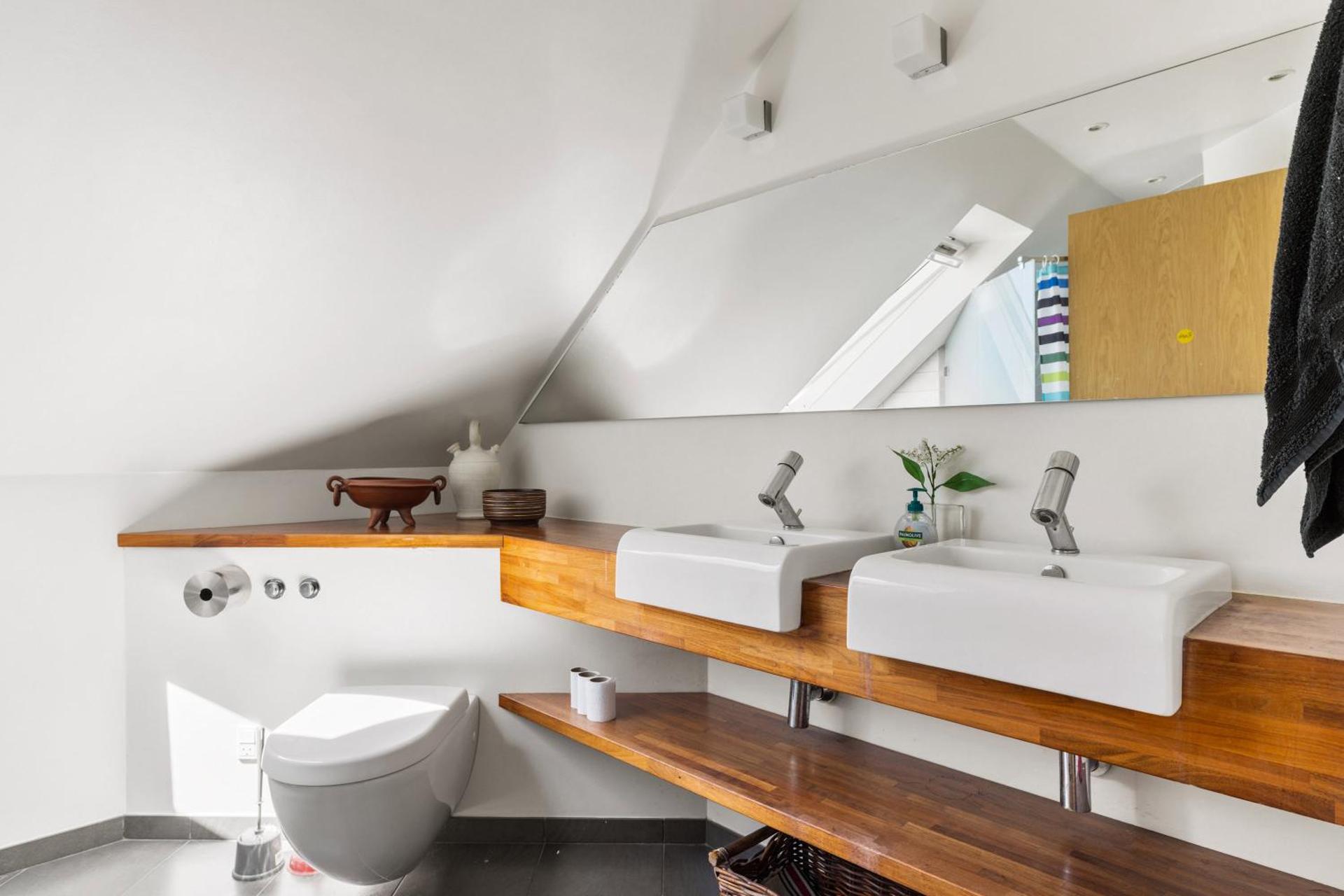 Quiet villa apartment close to everything