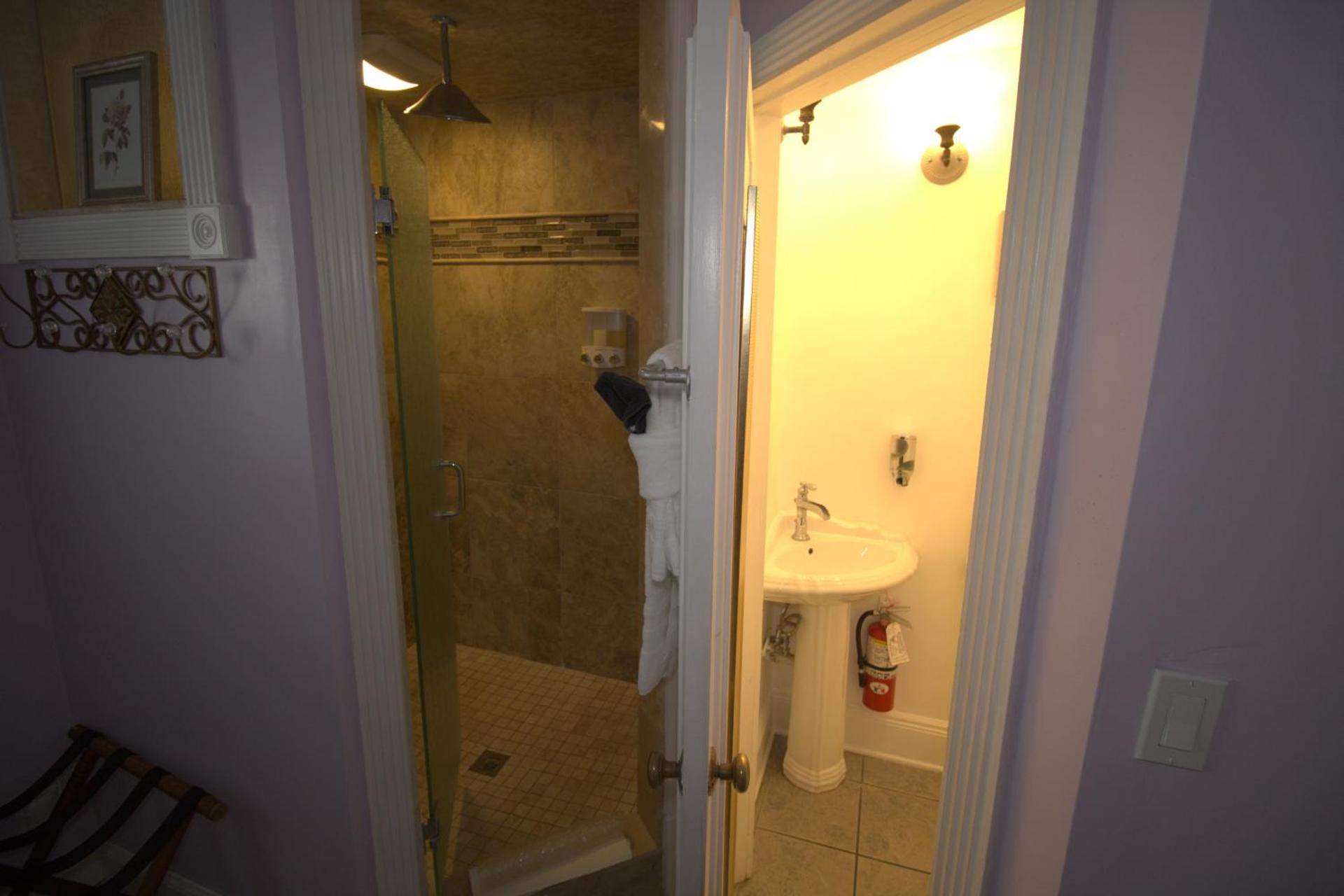 Inn on Charlotte Boutique Hotel