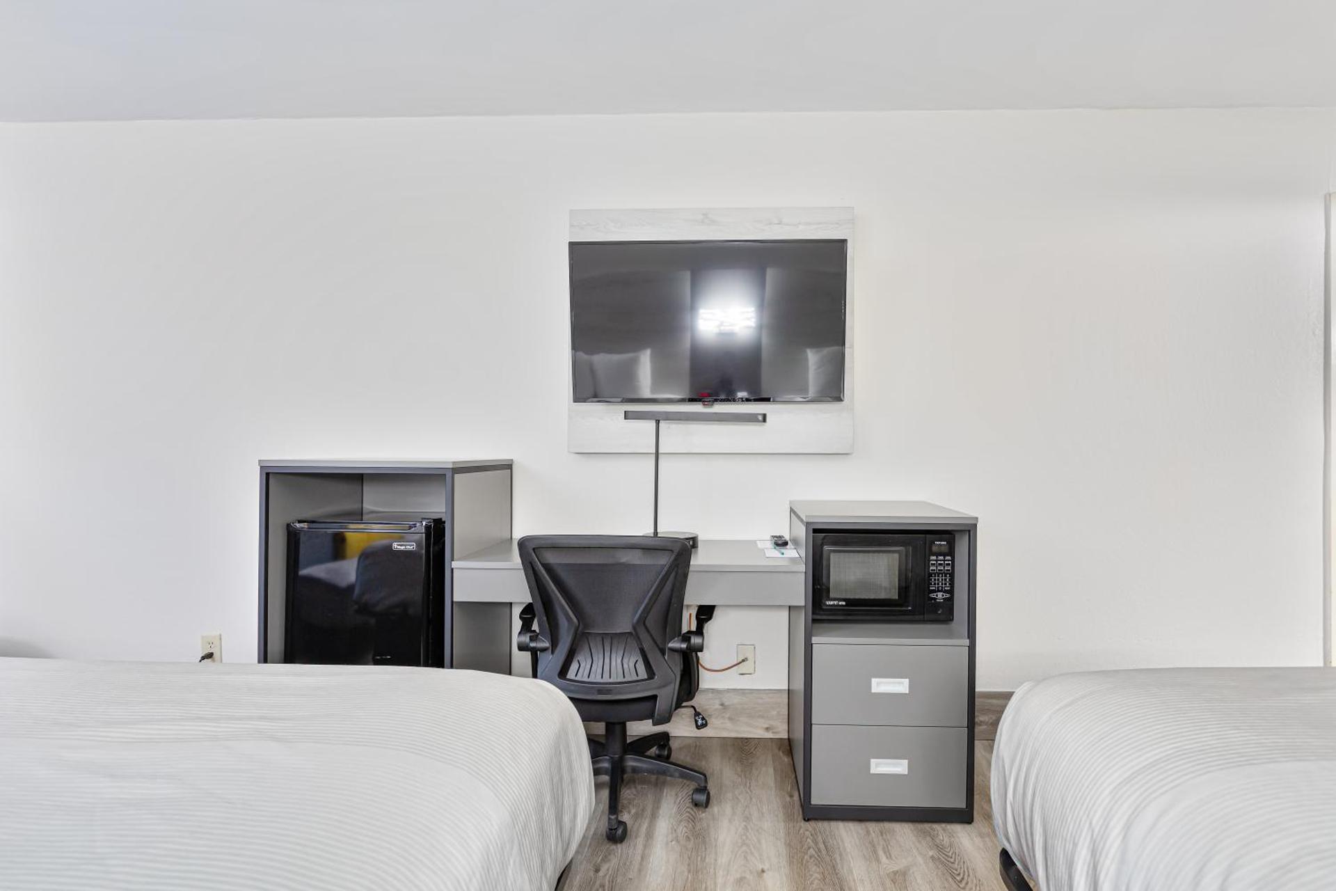 Double Room with Two Double Beds - Non-Smoking