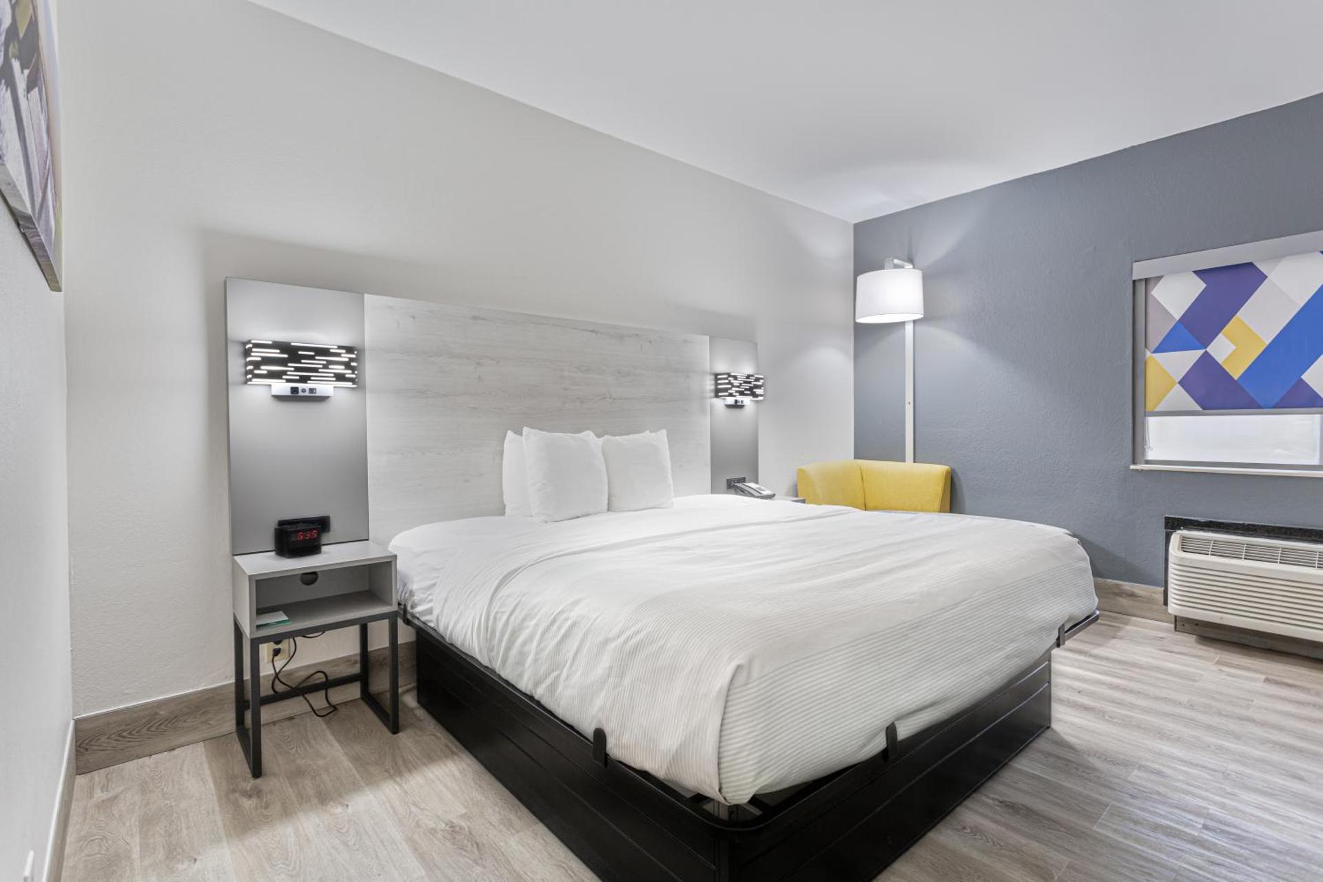 King Room - Non-Smoking