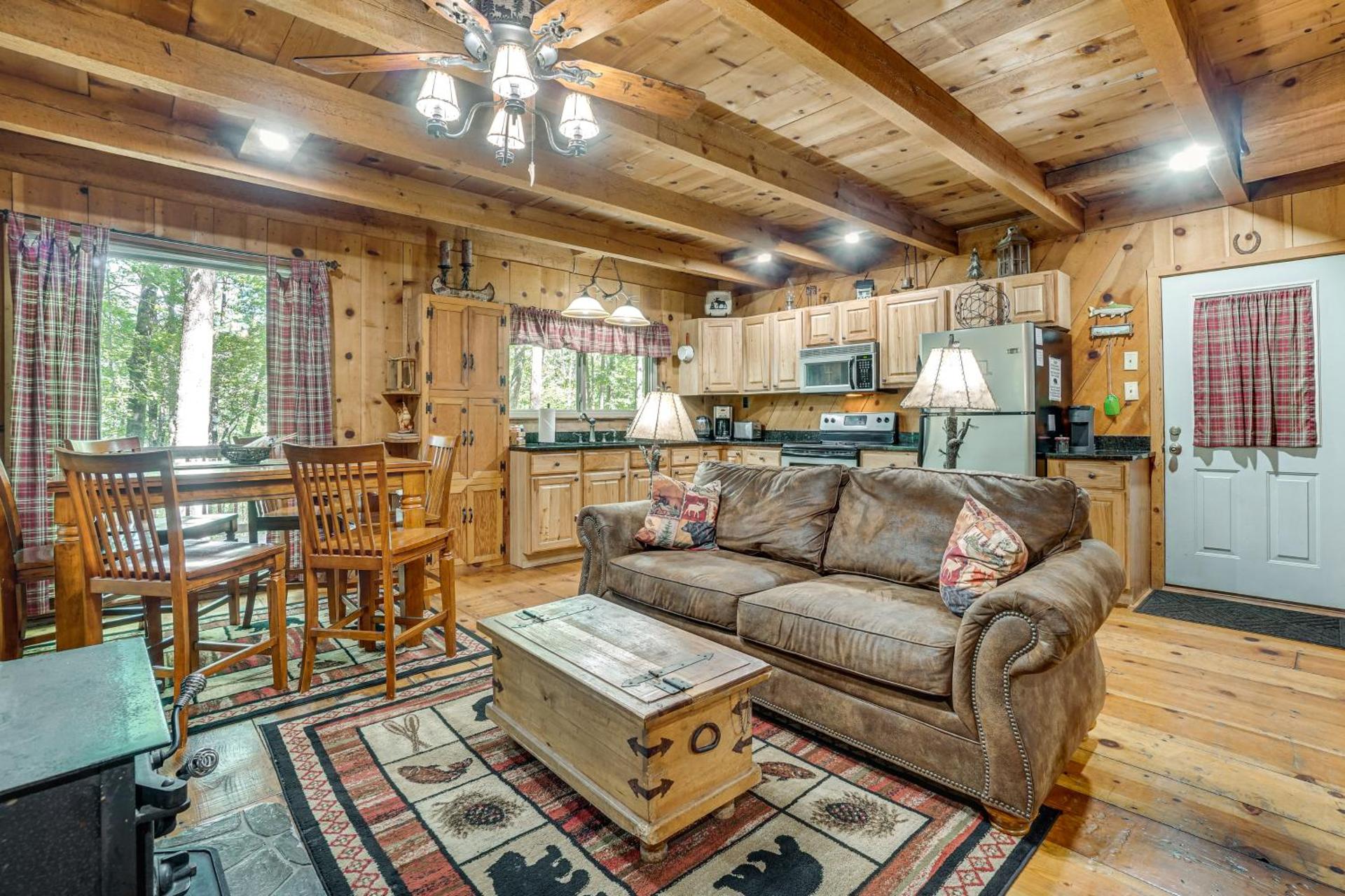 Helen Area Rustic Retreat about 5 Miles to Main Street