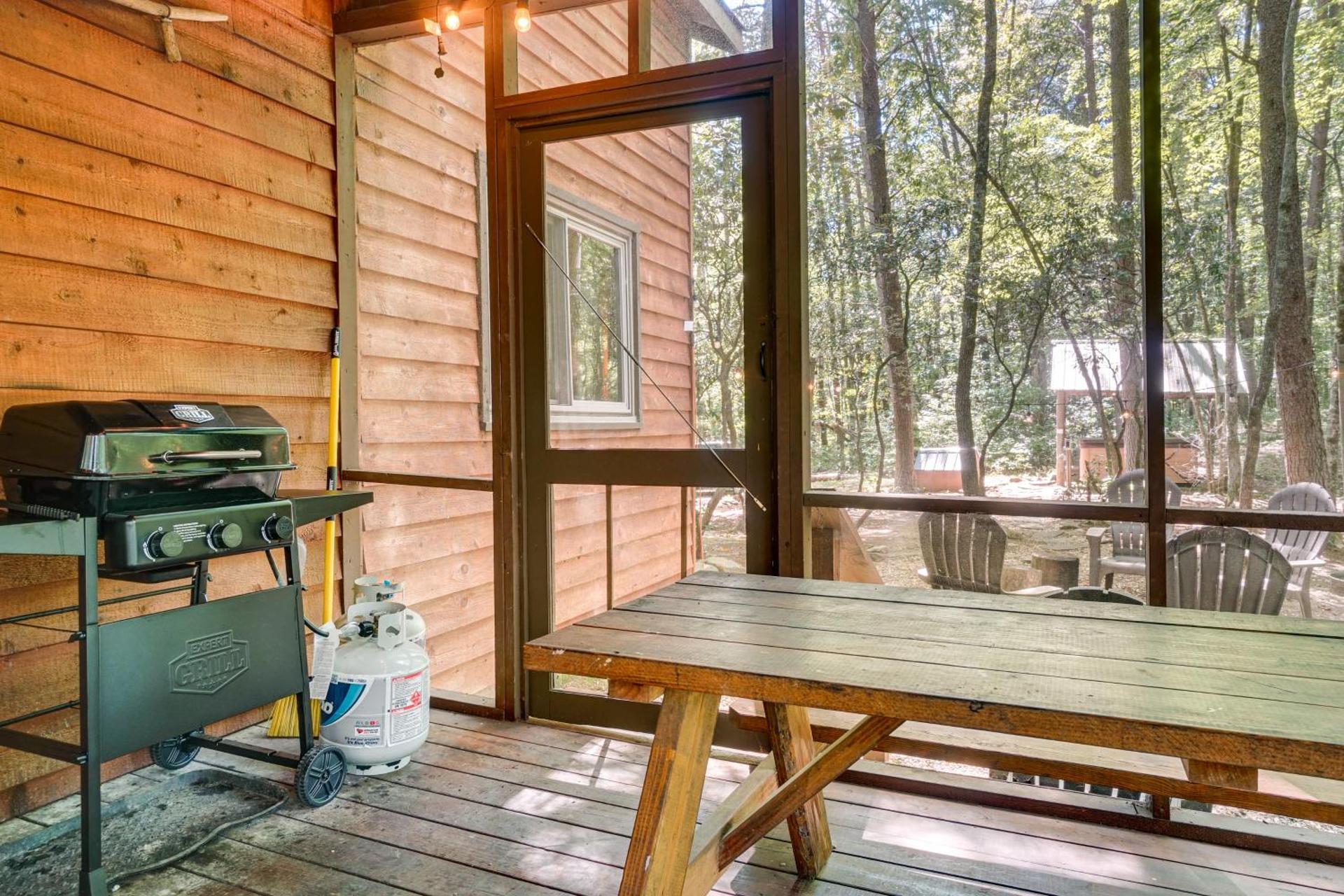 Helen Area Rustic Retreat about 5 Miles to Main Street