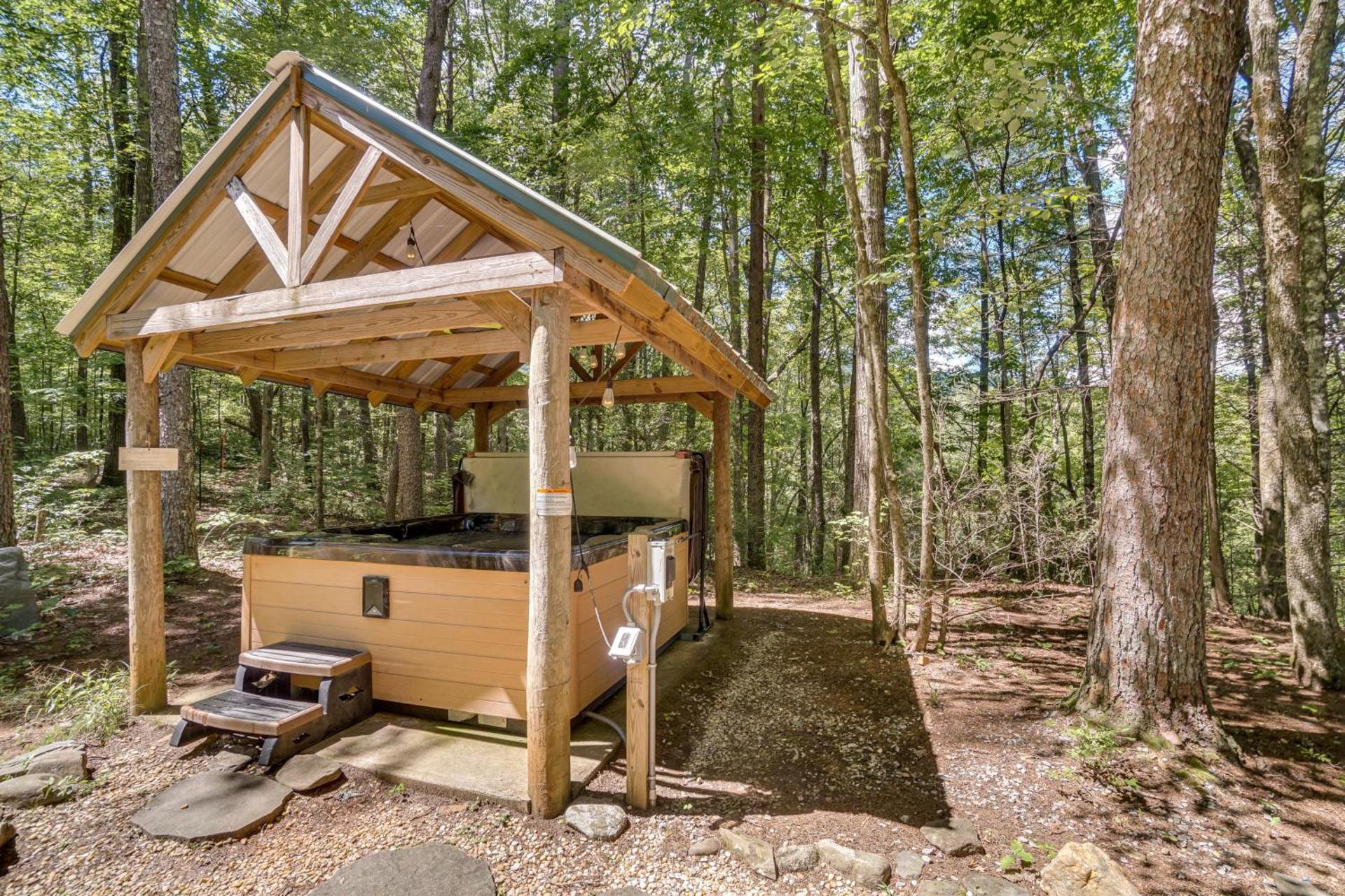 Helen Area Rustic Retreat about 5 Miles to Main Street