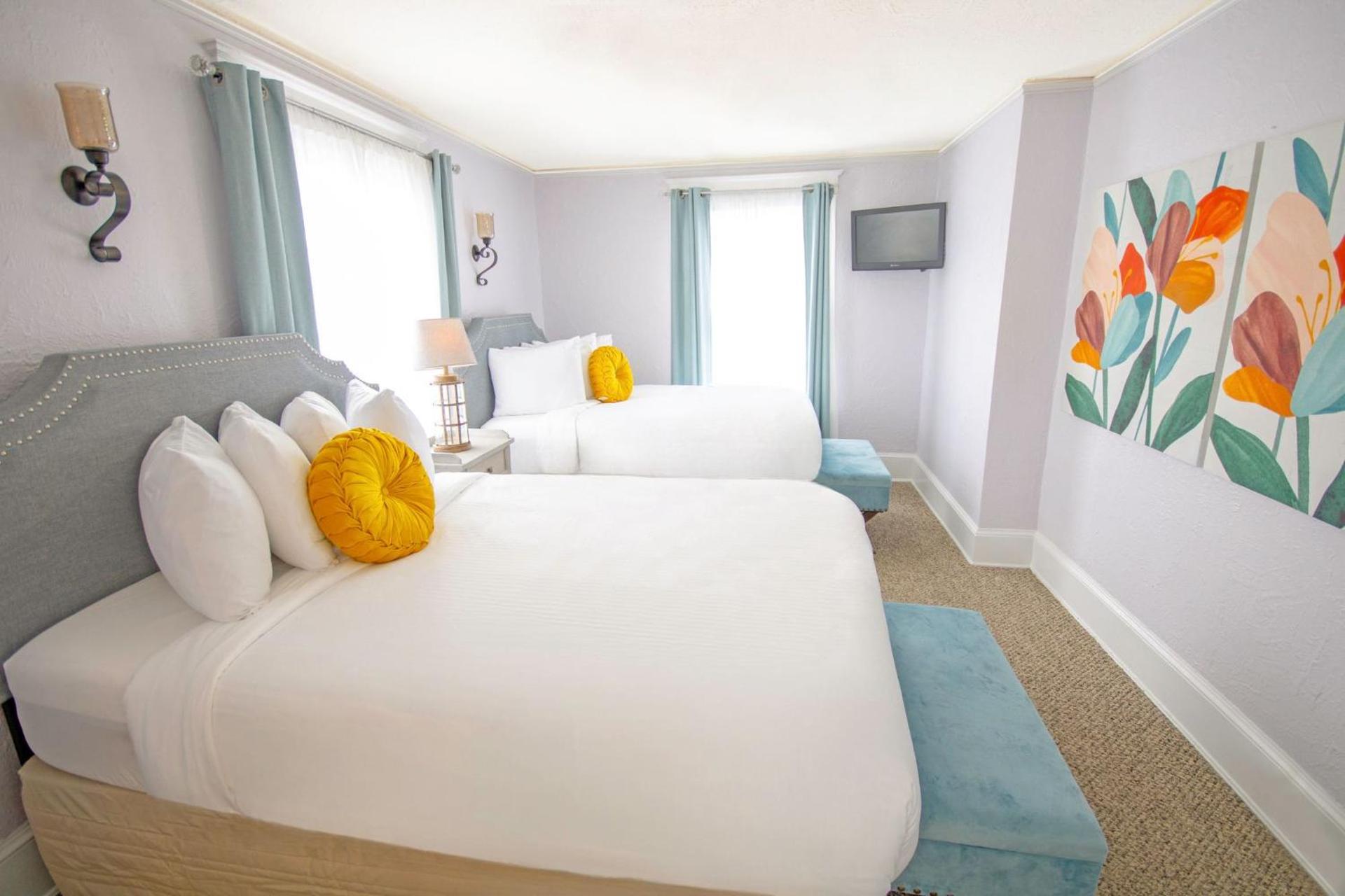 Inn on Charlotte Boutique Hotel