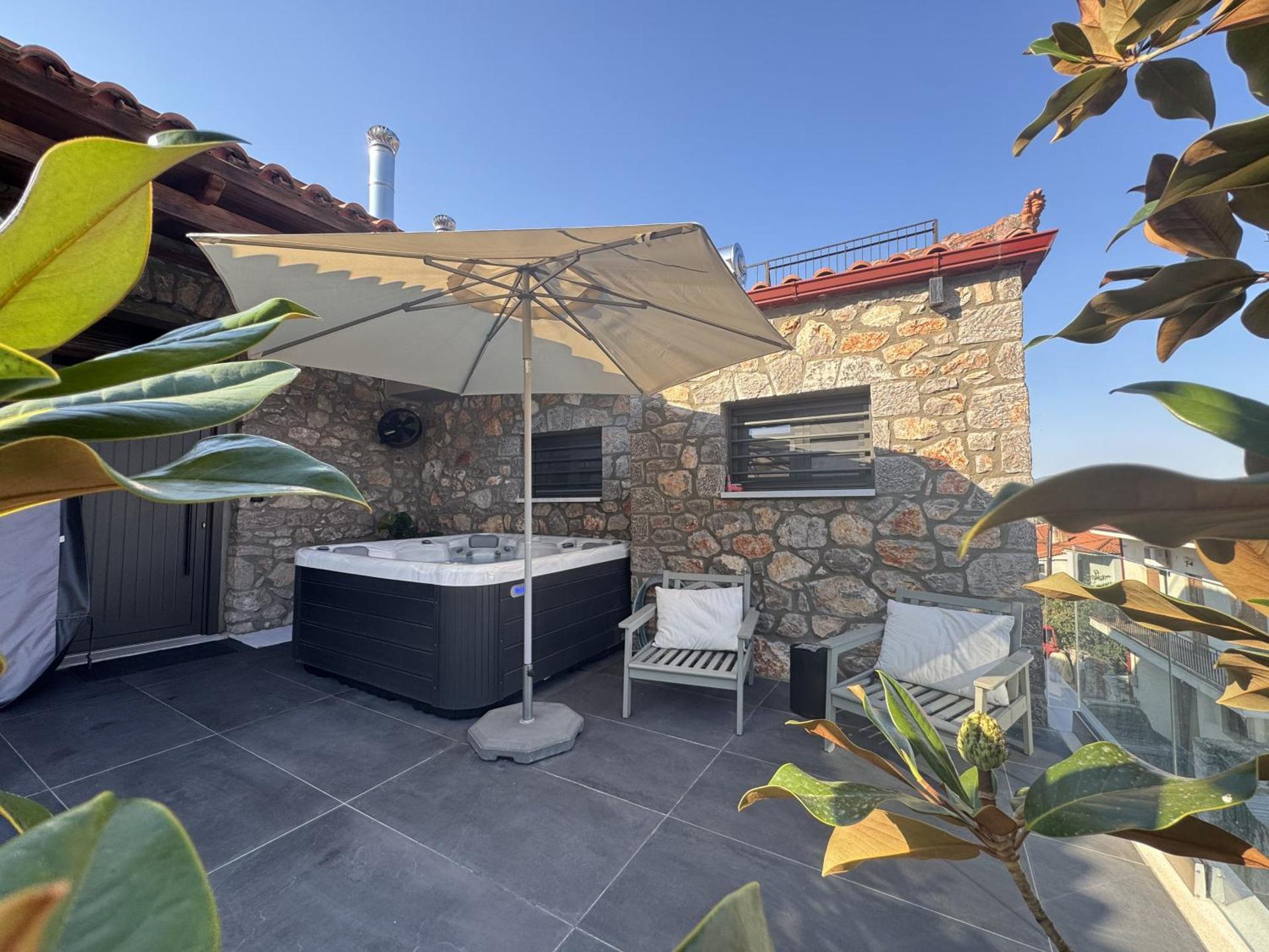 Amfikleias Earth houses