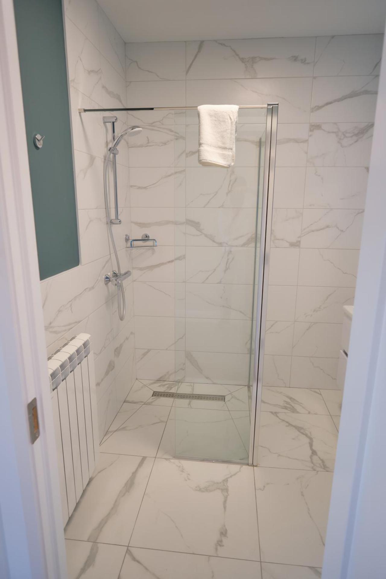 Riverside Dingle - Luxury Apt 3