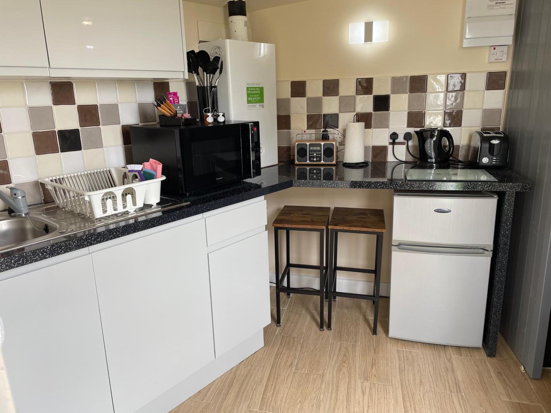 Cosy Cabin for Two with Lovely Countryside Views, Near Kingsbridge