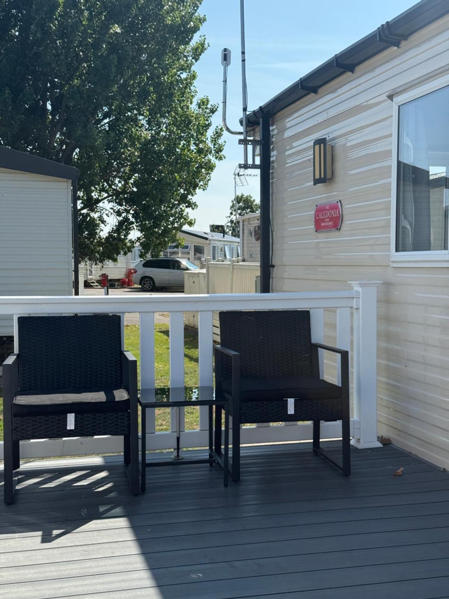 6 Beds 2 Sofa bed Family friendly - unlimited Wi-Fi, Warm, Cozy Sun decking Caravan at Seawick Holiday Park