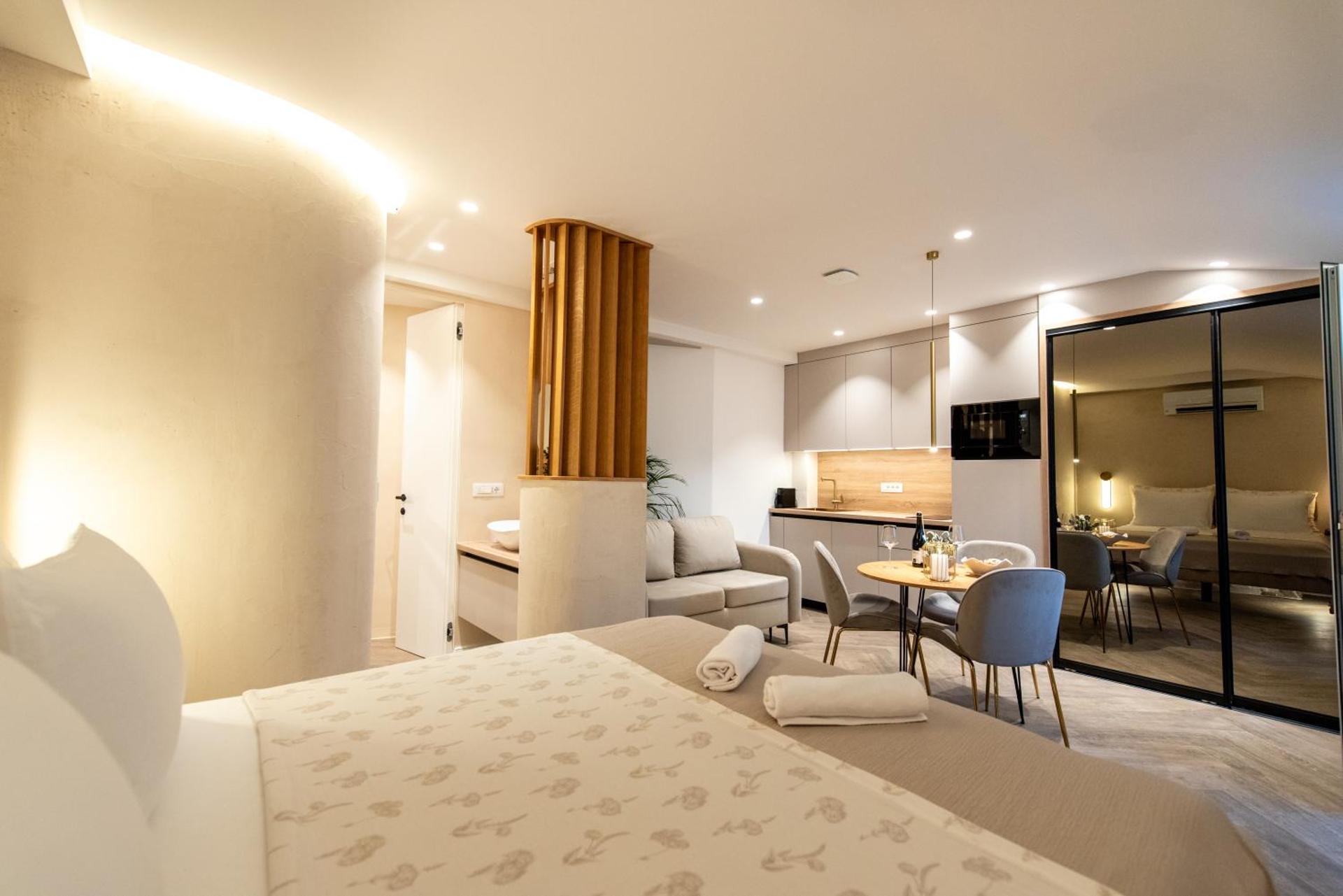 Rooms & Apartment Laura