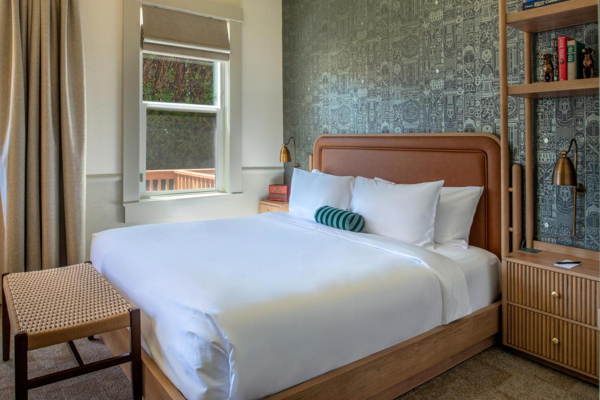 Mystery - King Room with Garden View