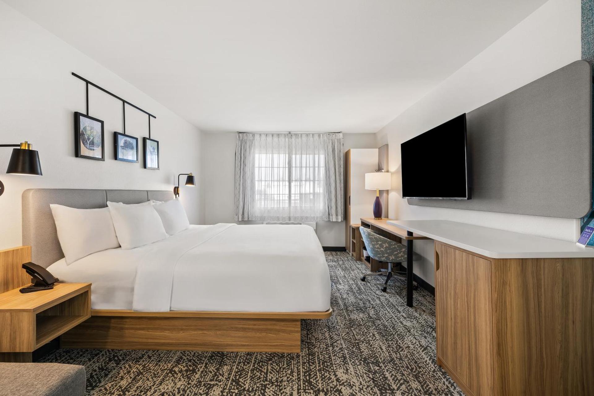 King Room - Non-Smoking