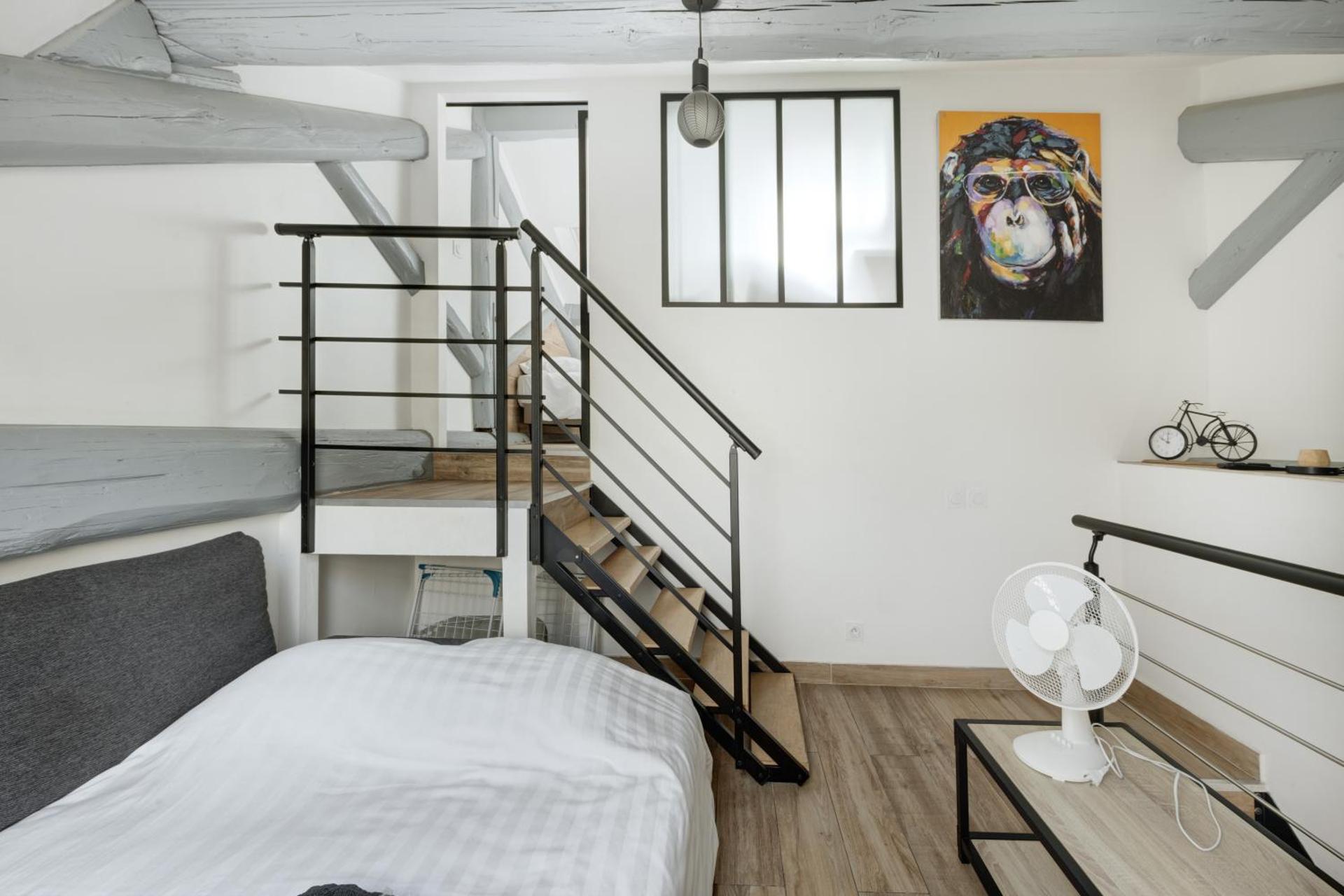 Duplex rénové parking gratuit Lyon 9