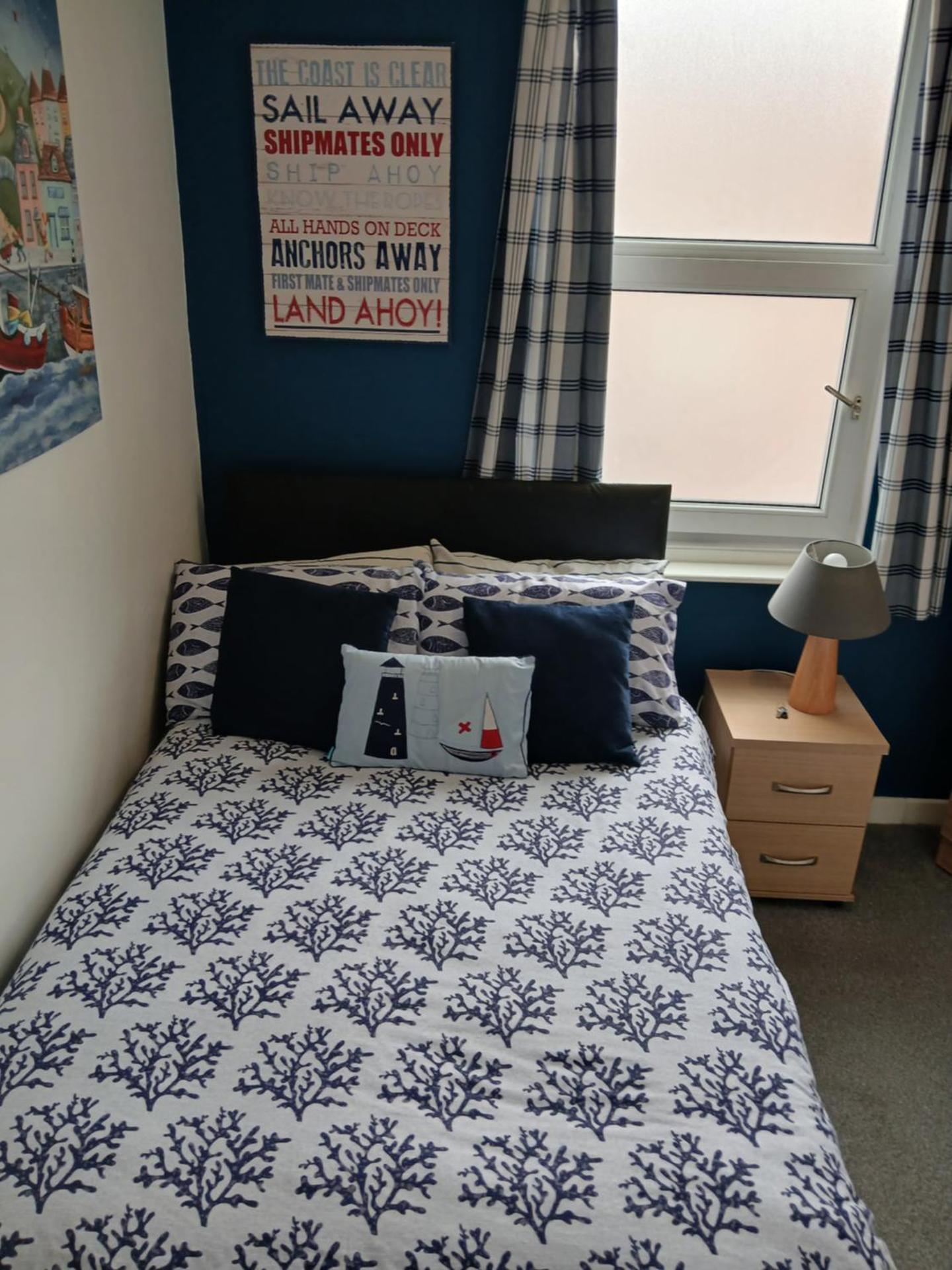 Rowntree Seaview Holiday Flats small double room with no view