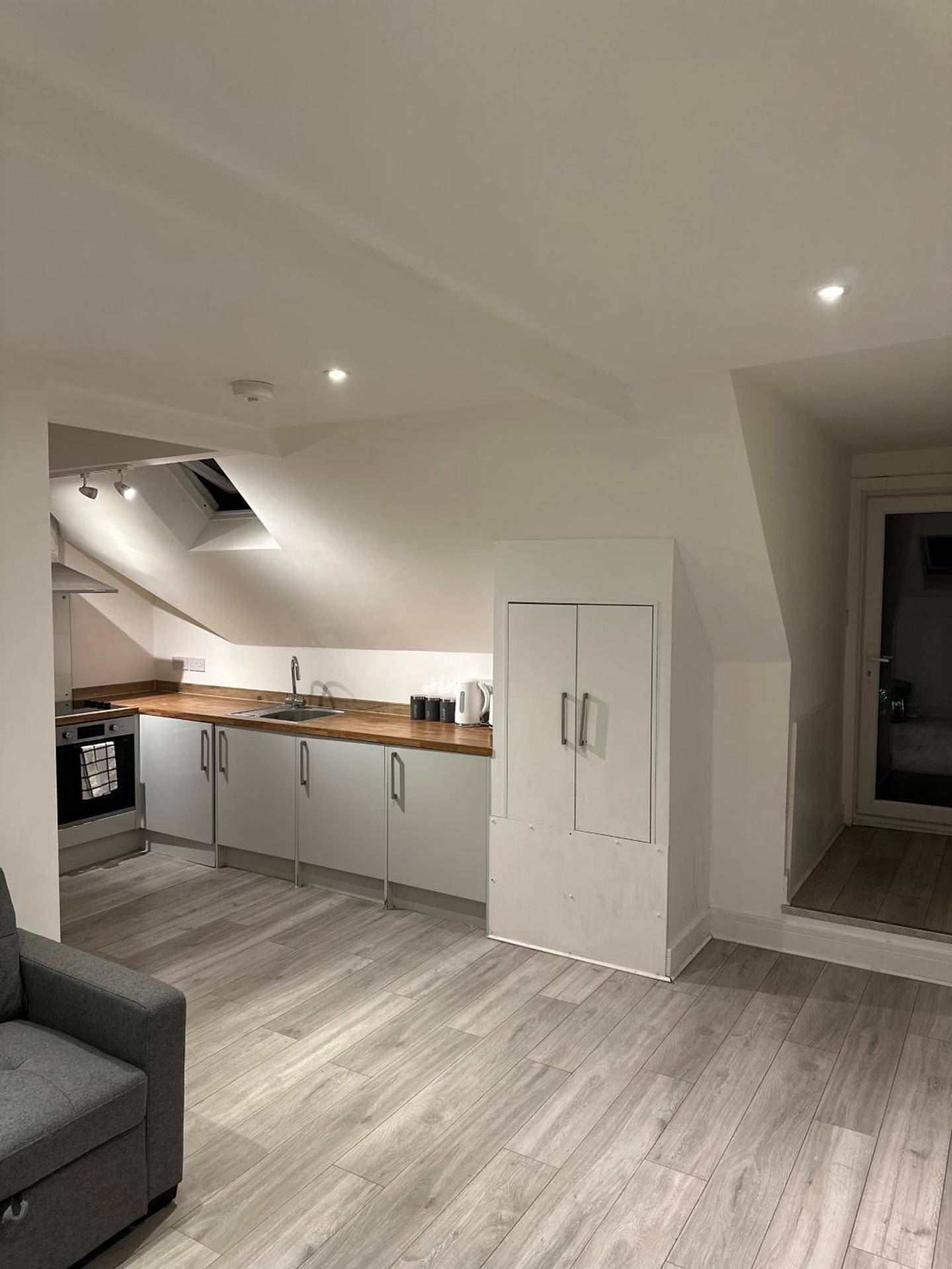 Epsom High Street F10