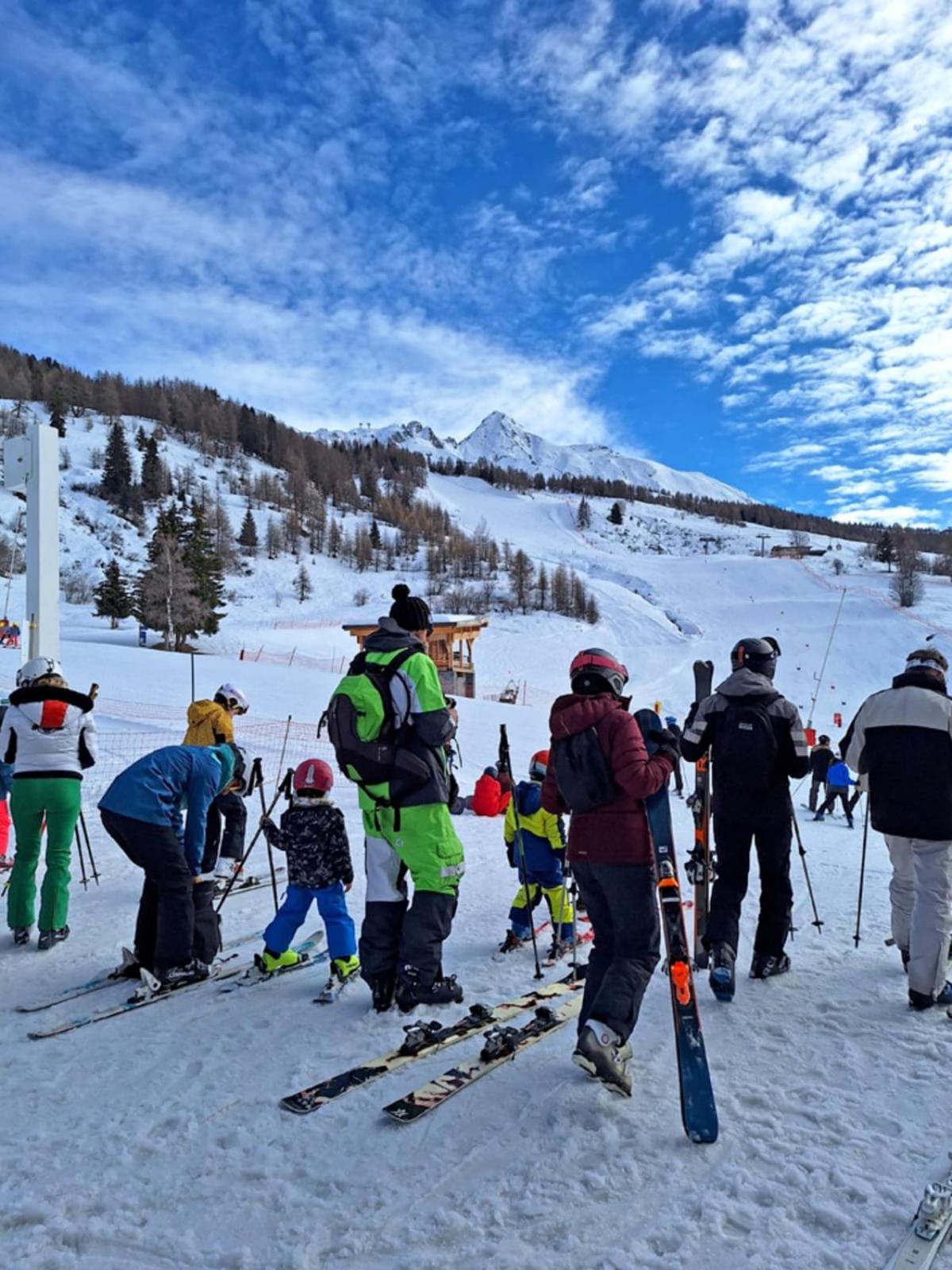 3-rooms apartment in front of snow