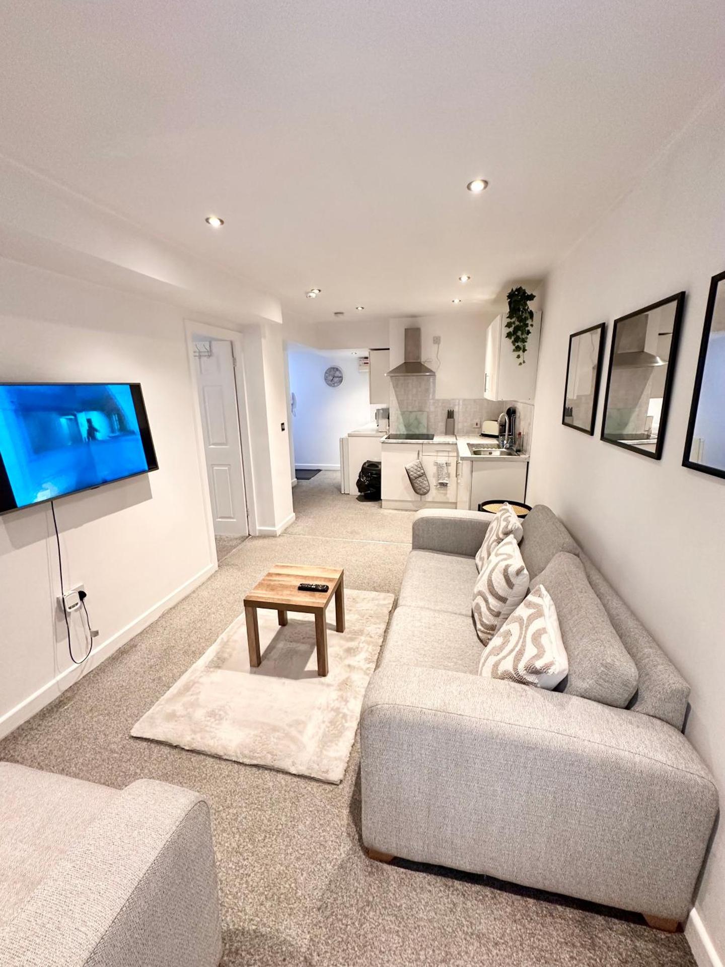 Cosy 2 Bed Apartment - Free Parking -Birmingham City Centre