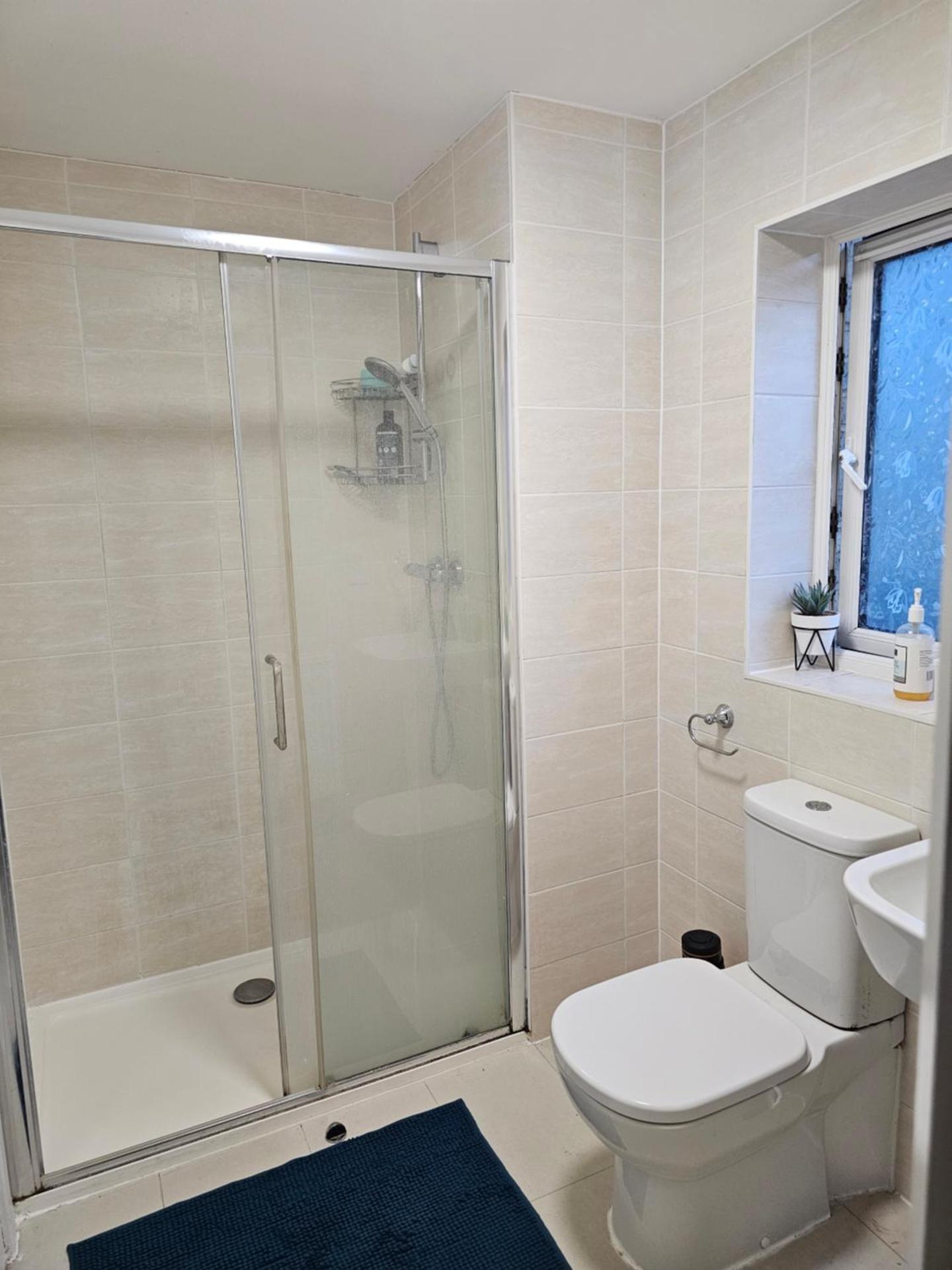 Fabulous Room in Dartford R1