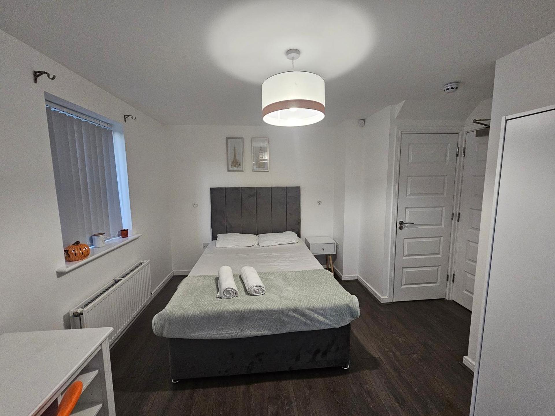 Fabulous Room in Dartford R1
