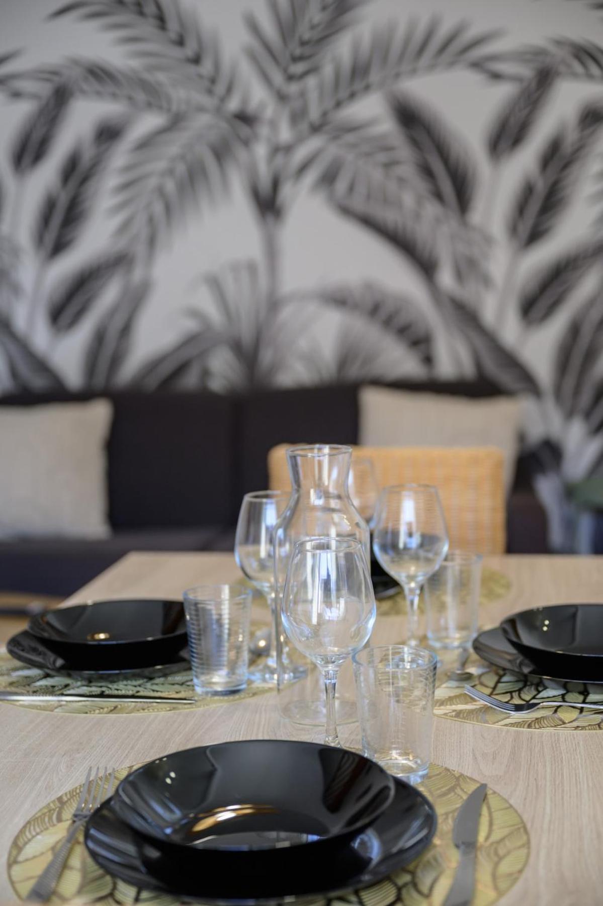 Le jungle, hyper centre, balcon et terrasse