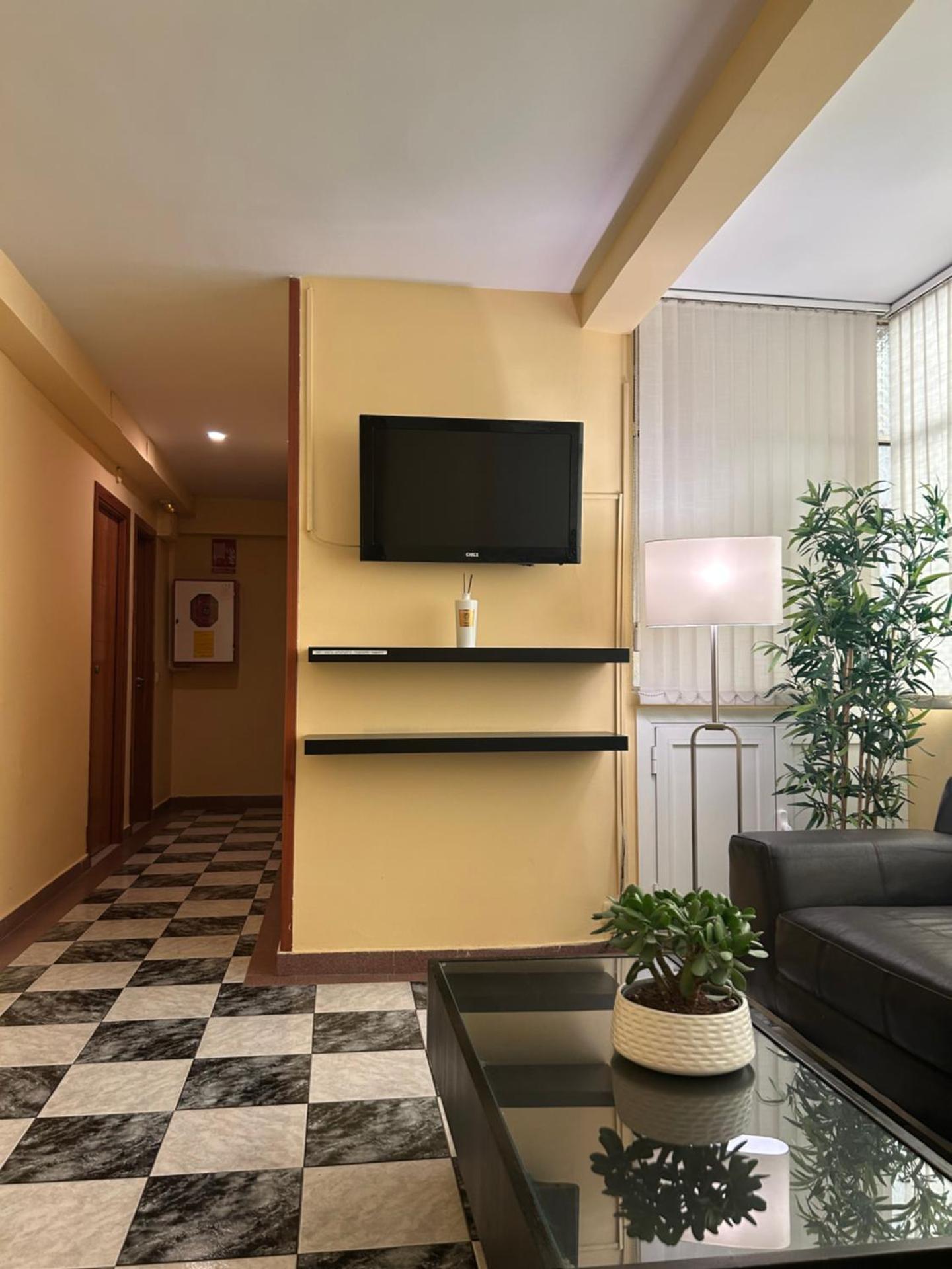 Communal lounge/ TV room