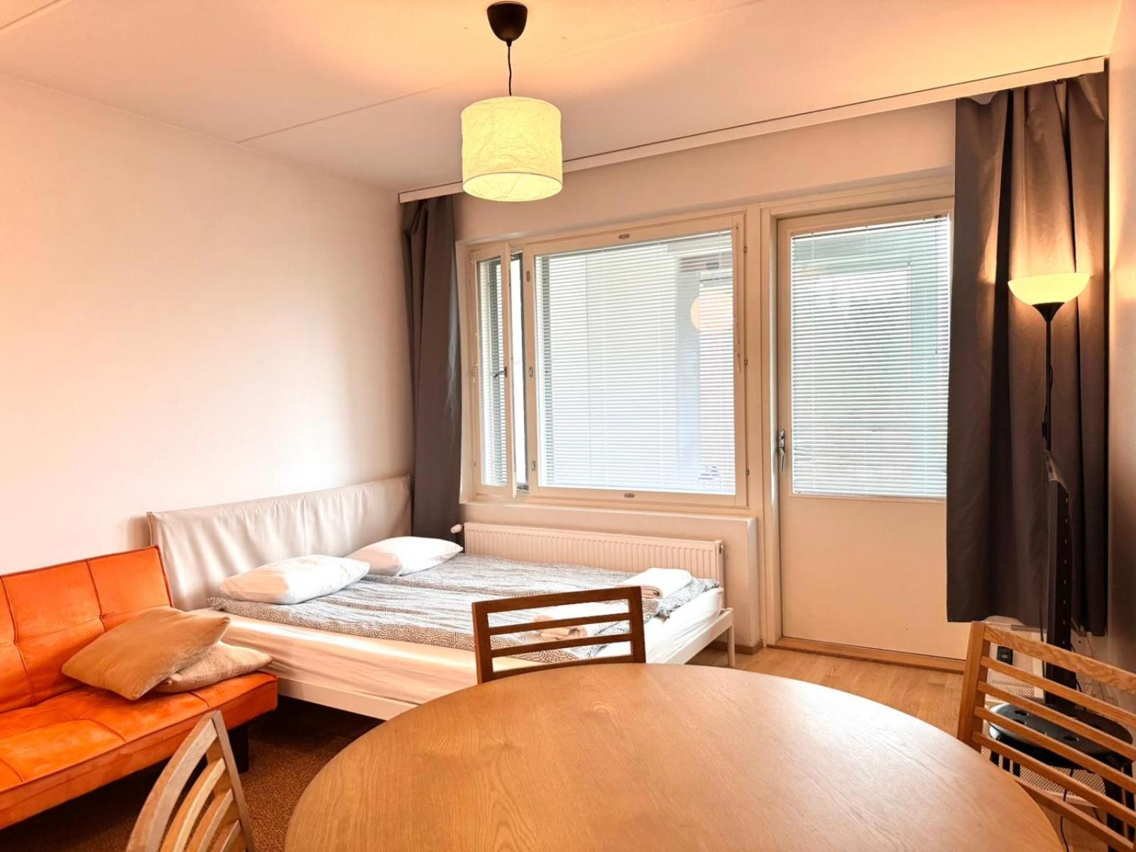 Easy Stay Rooms & Apartments near Airport