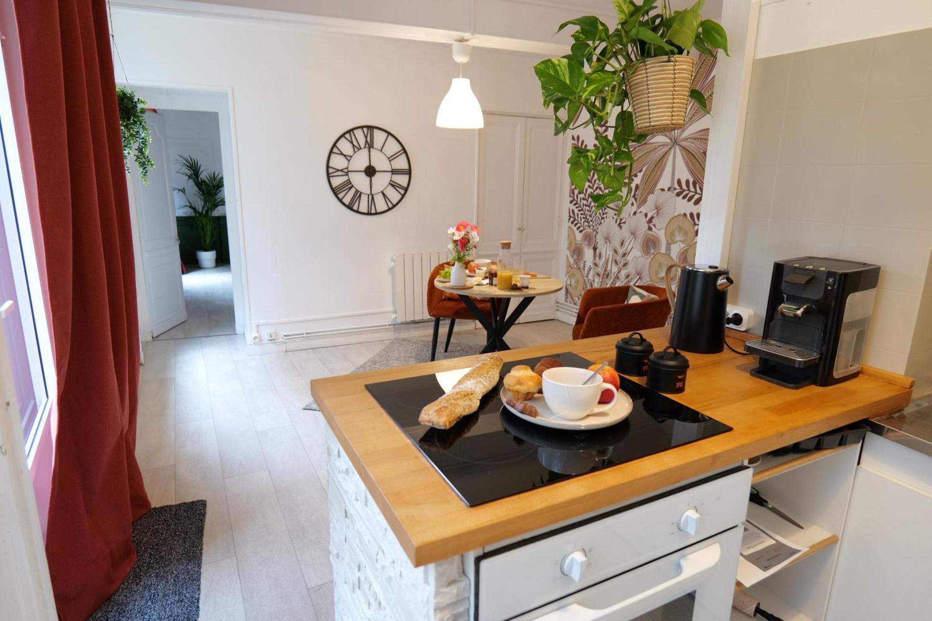 Kitchen or kitchenette